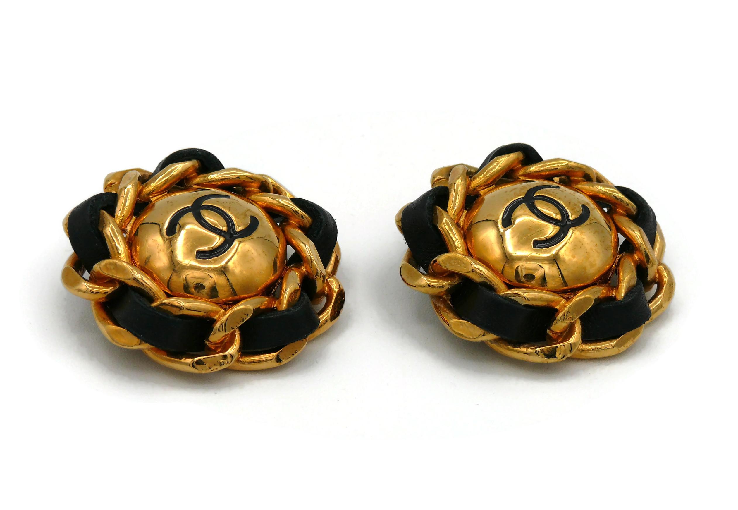 Women's CHANEL by KARL LAGERFELD Vintage Chain Black Leather CC Clip On Earrings, 1994 For Sale