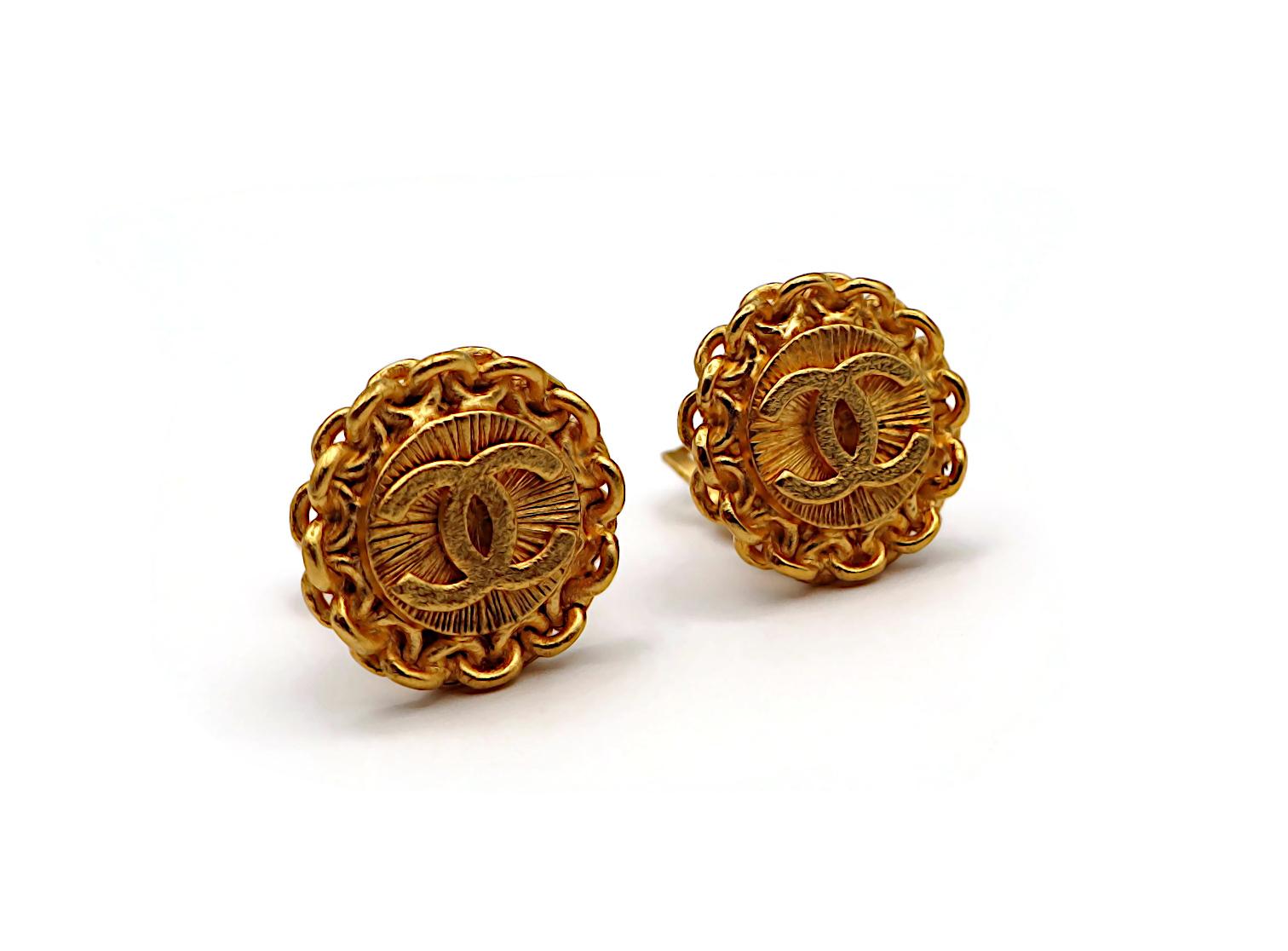 Chanel by Karl Lagerfeld for Chanel orecchini a clip con catena d'oro d'epoca In condizioni buone in vendita a Nice, FR