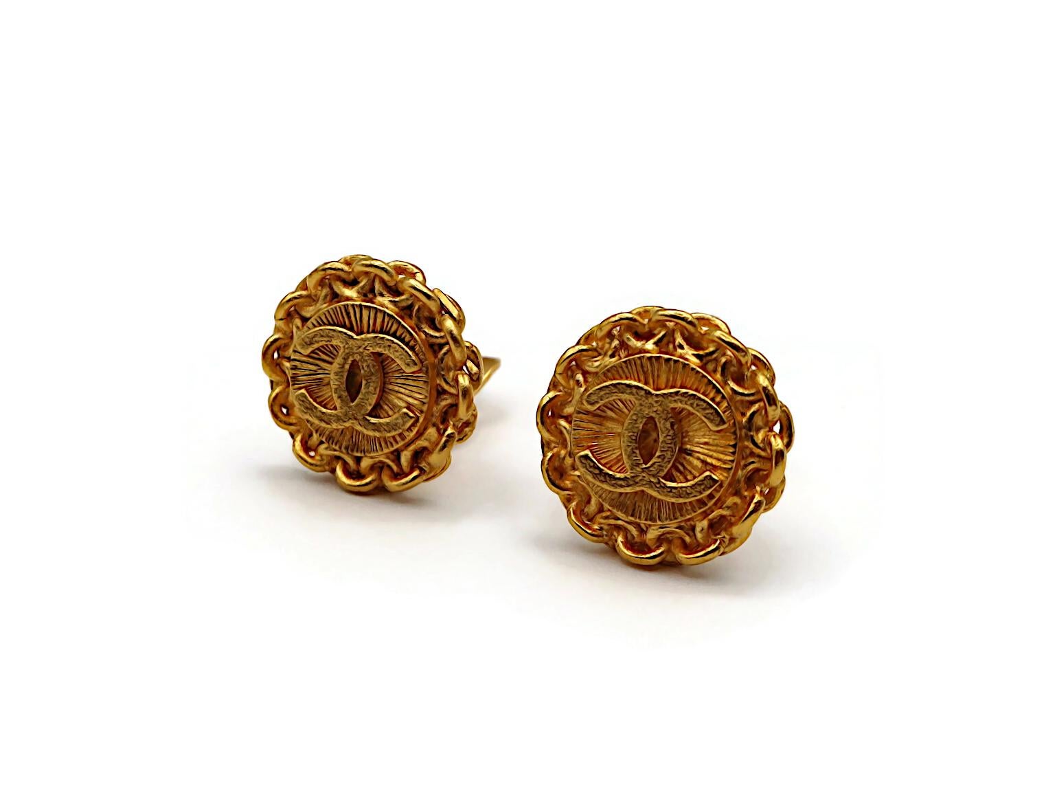 Chanel by Karl Lagerfeld for Chanel orecchini a clip con catena d'oro d'epoca in vendita 1