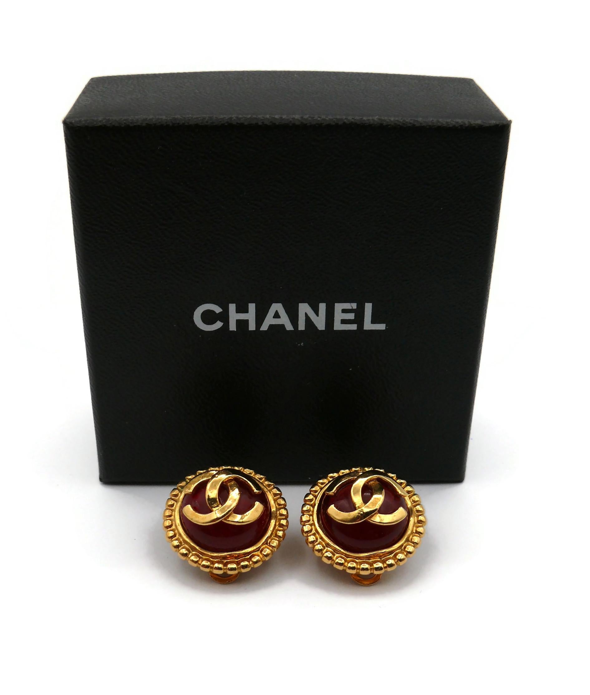 CHANEL by KARL LAGERFELD Vintage Gripoix CC Clip-On Earrings, 1997 In Good Condition For Sale In Nice, FR