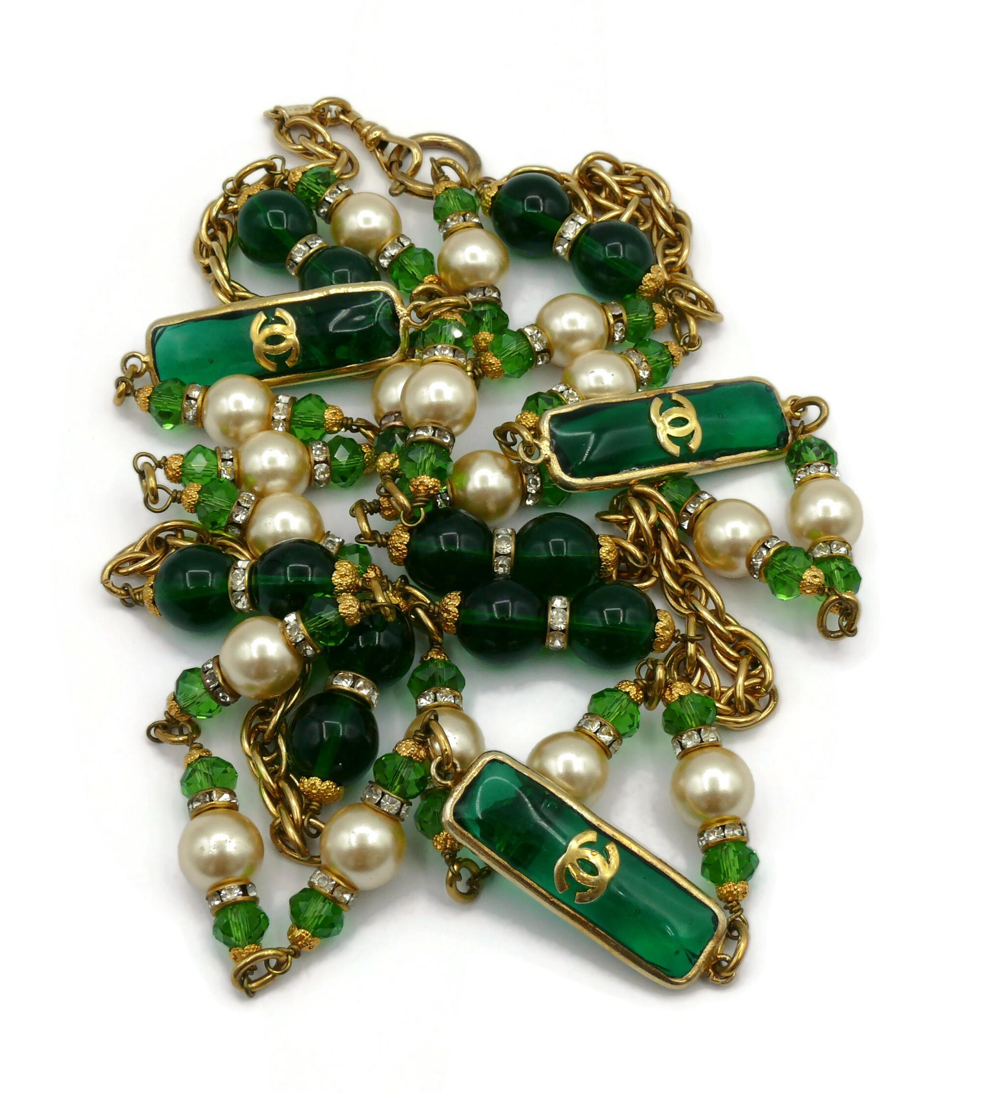 CHANEL by KARL LAGERFELD Vintage GRIPOIX Necklace, Fall 1993 In Good Condition For Sale In Nice, FR