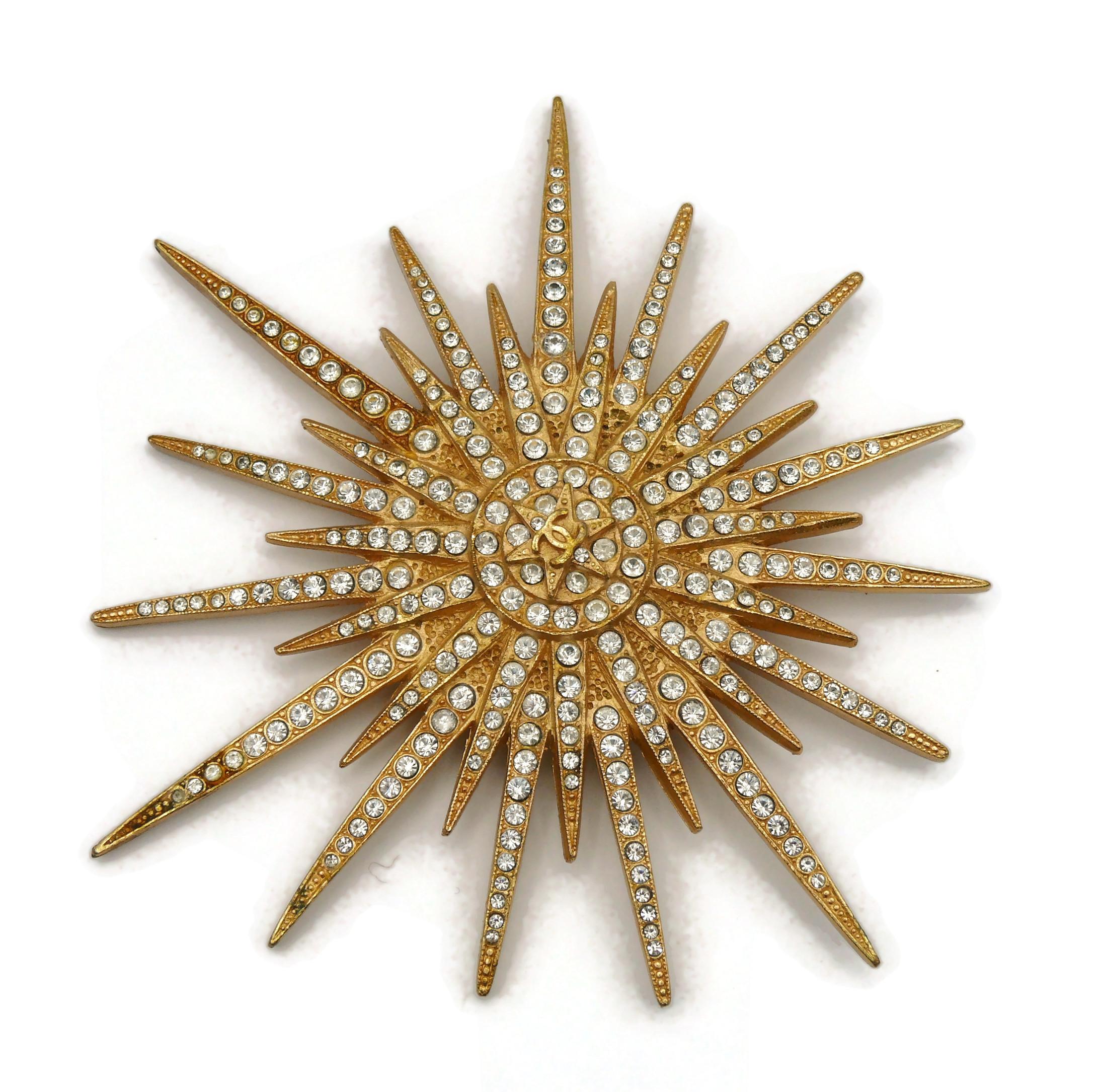 Women's CHANEL by KARL LAGERFELD Vintage Jewelled Gold Tone Starbust Brooch, Spring 2001 For Sale