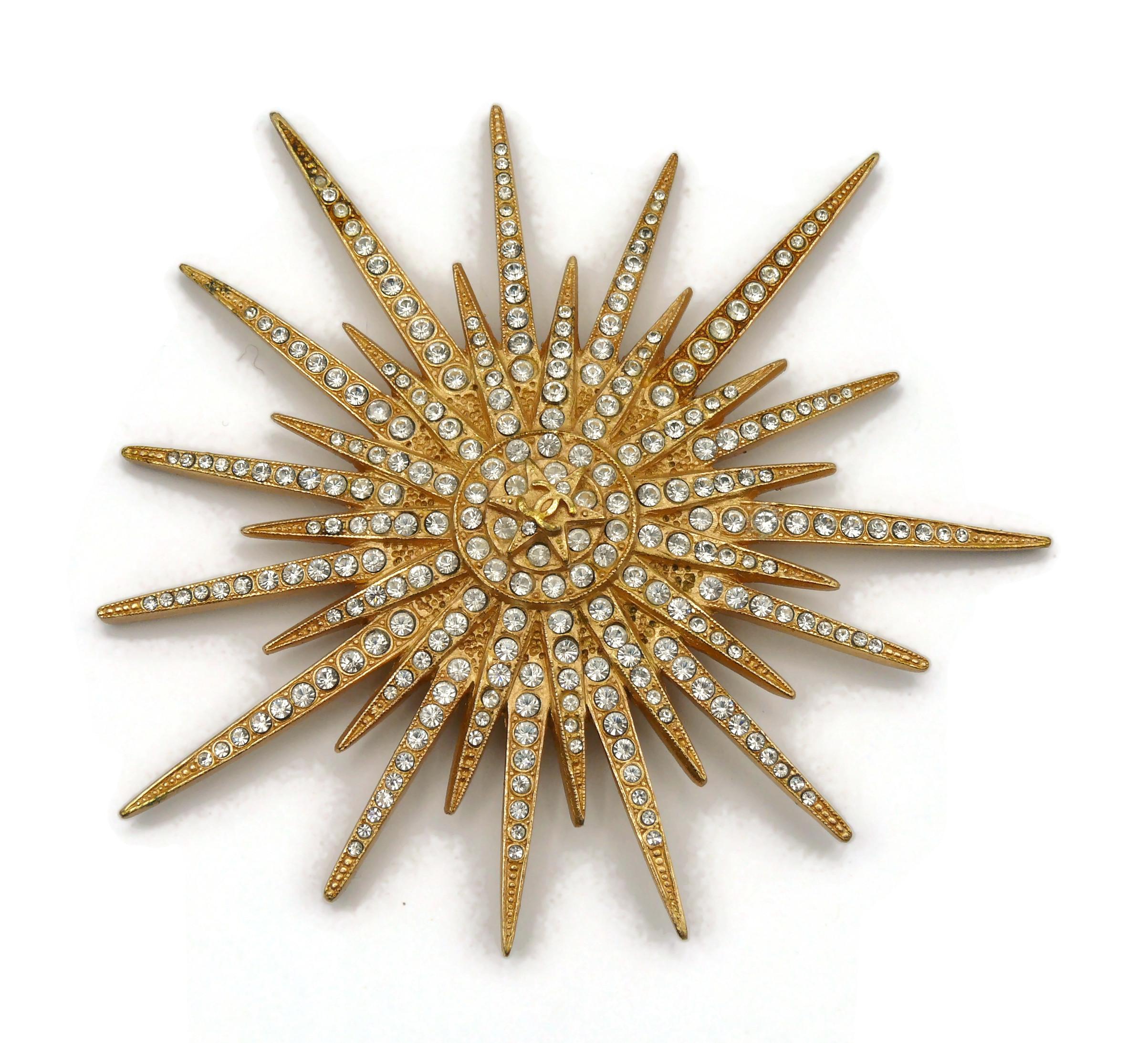 CHANEL by KARL LAGERFELD Vintage Jewelled Gold Tone Starbust Brooch, Spring 2001 For Sale 2