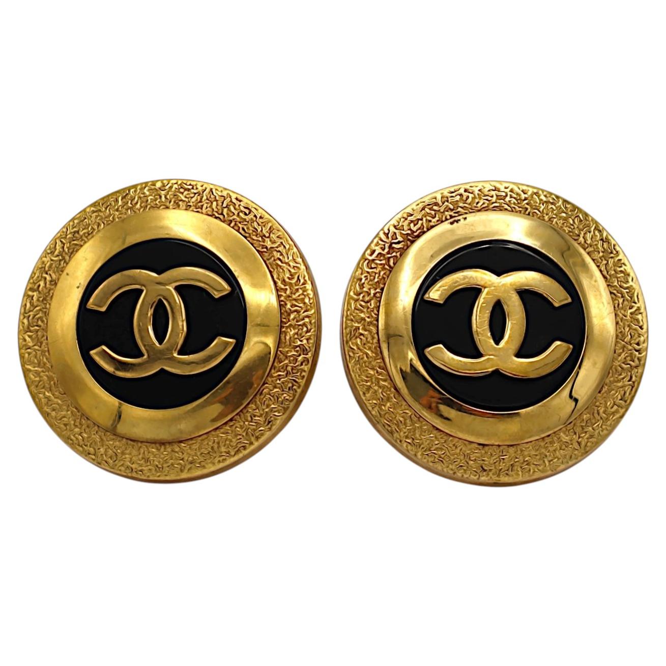 CHANEL by KARL LAGERFELD Orecchini vintage a clip con doppio CC, 1993