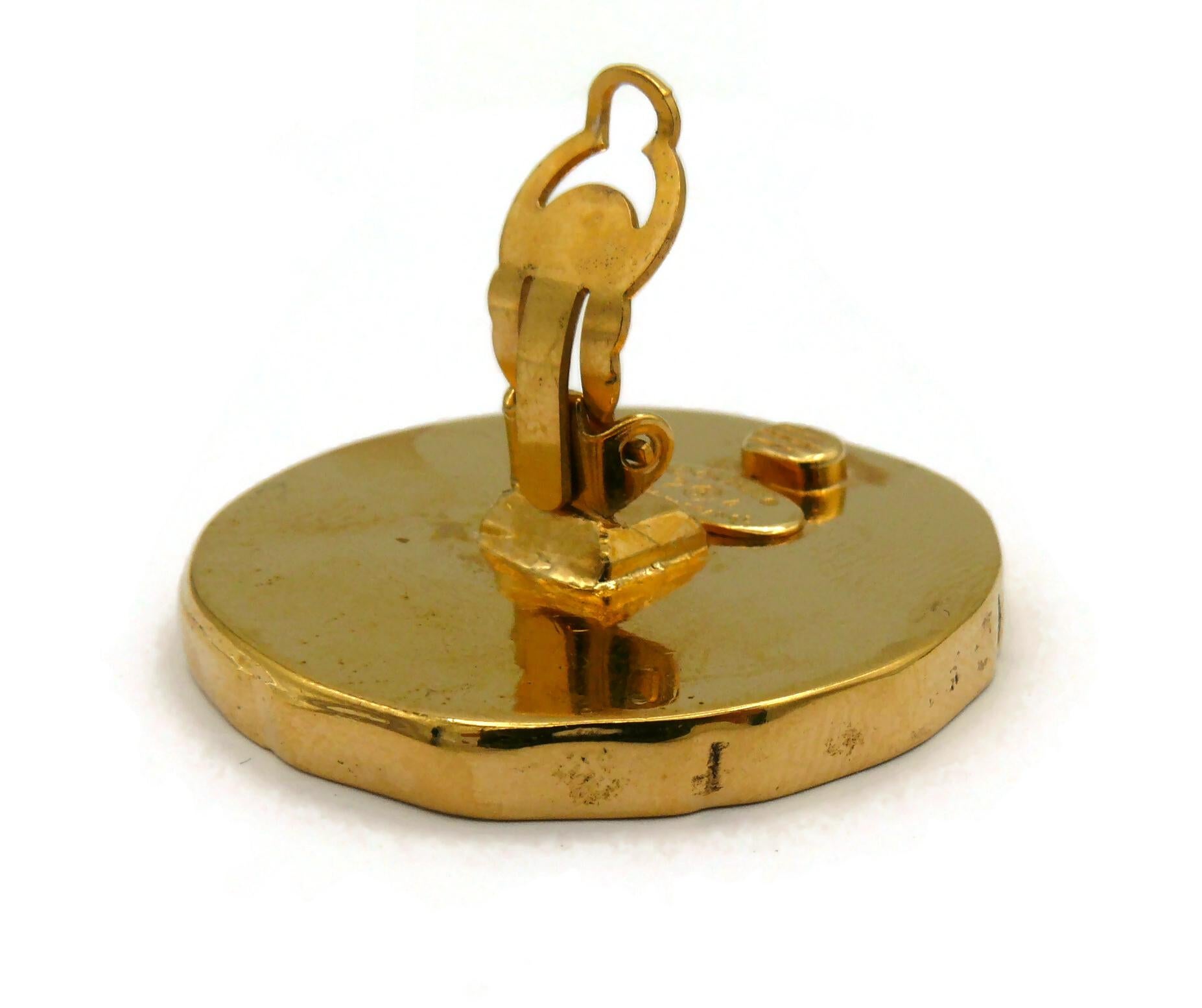 CHANEL by KARL LAGERFELD, Vintage-Ohrclips mit massiver Schale CC, 1989 im Angebot 8
