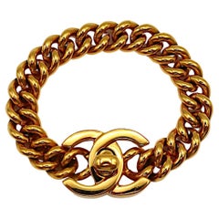 Bracelet vintage CHANEL par KARL LAGERFELD, printemps 1996