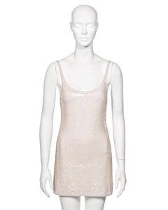 Mini robe blanche irisée à sequins Chanel par Karl Lagerfeld, P/E 2005