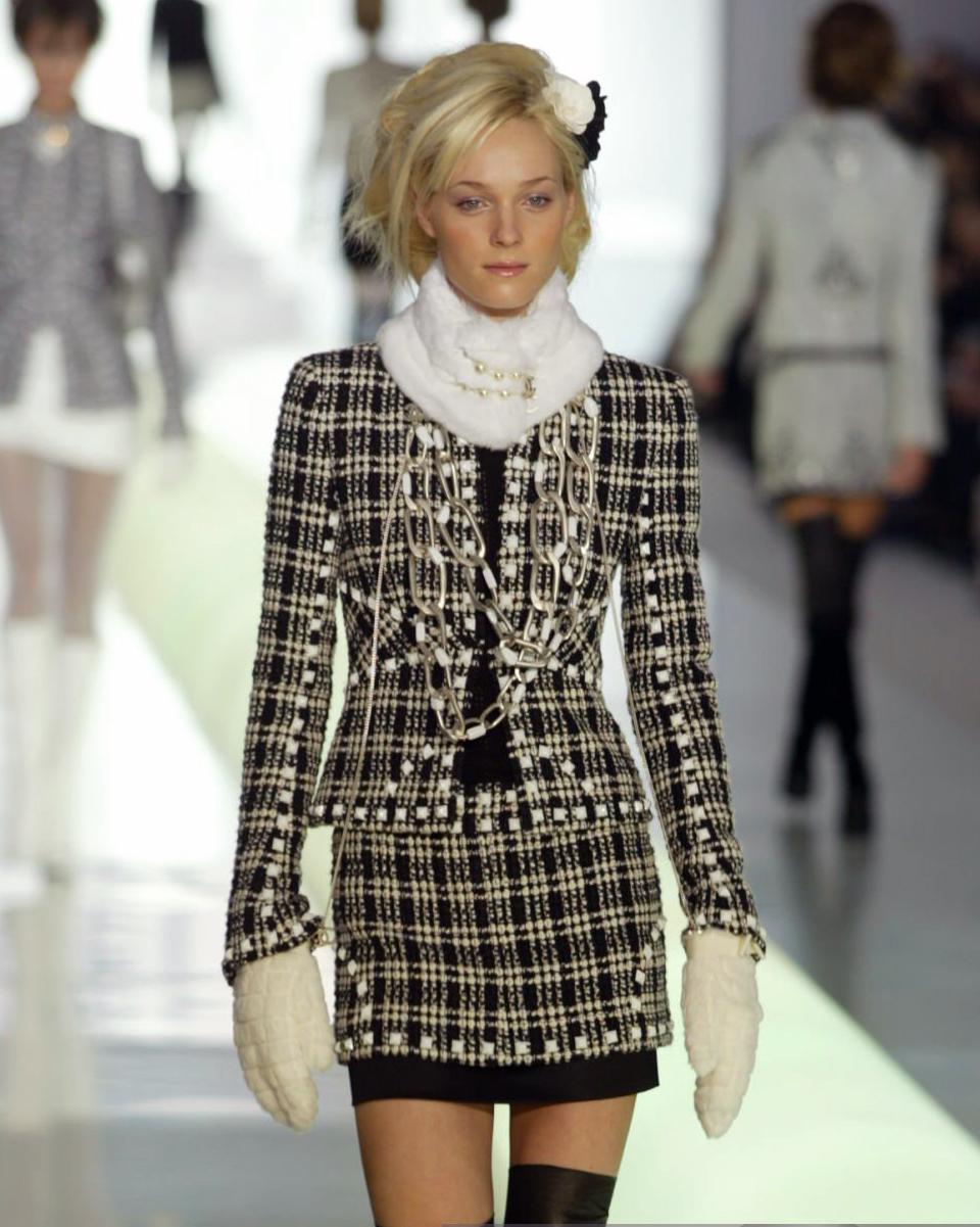 Chanel by Karl Lagerfeld White Rabbit Fur Collar and Cuffs, fw 2003 For Sale 2