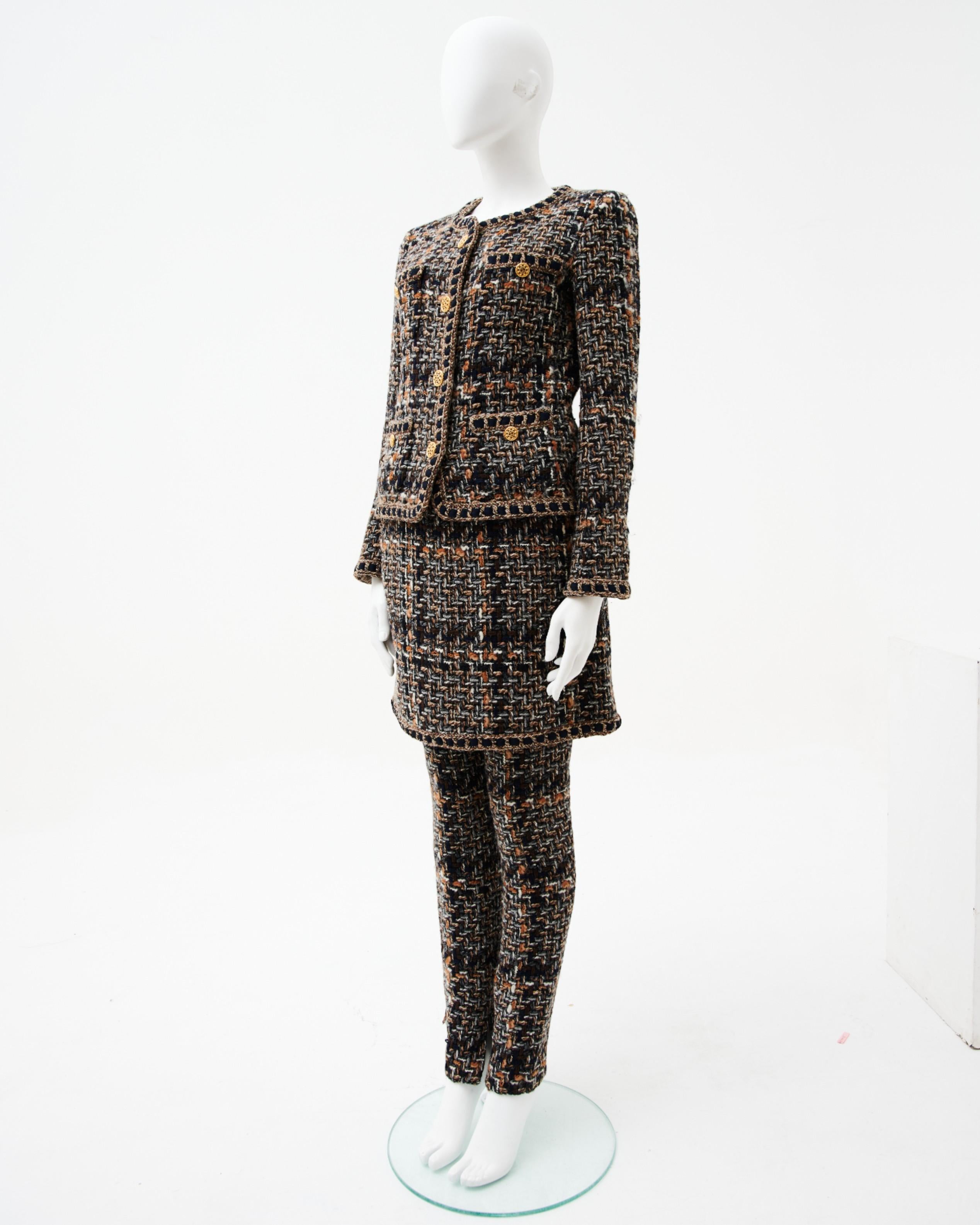 Donna Chanel by Karl Lagerfield Pre-Fall 2016 Tweed Set Jacket Pants Skirt and Hermes in vendita