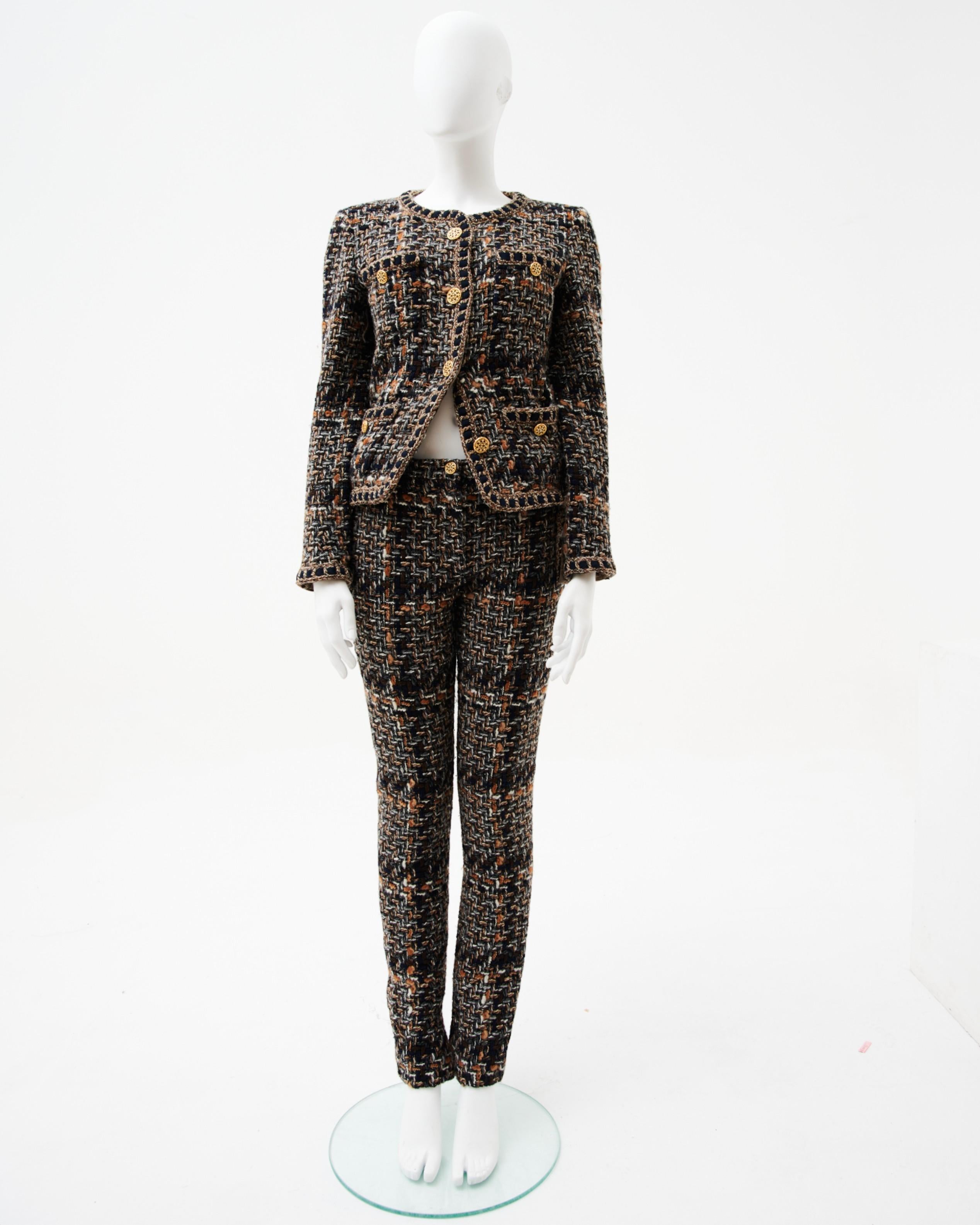 Chanel by Karl Lagerfield Pre-Fall 2016 Tweed Set Jacket Pants Skirt and Hermes in vendita 4