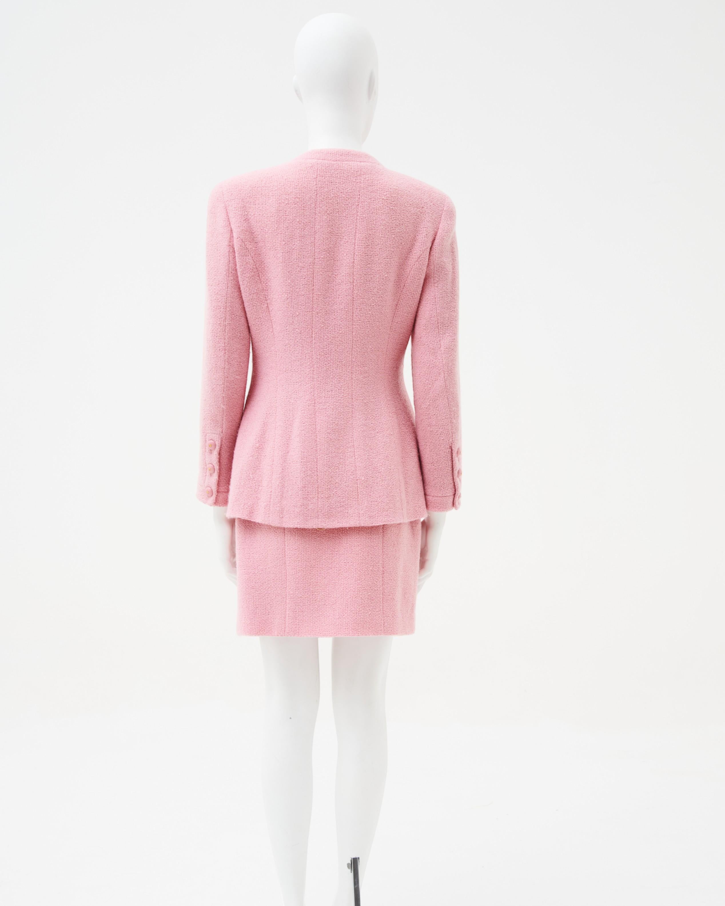 Chanel by Karl Lagerfield S/S 1992 Wolle Rosa Tailleur im Zustand „Hervorragend“ im Angebot in Milano, IT