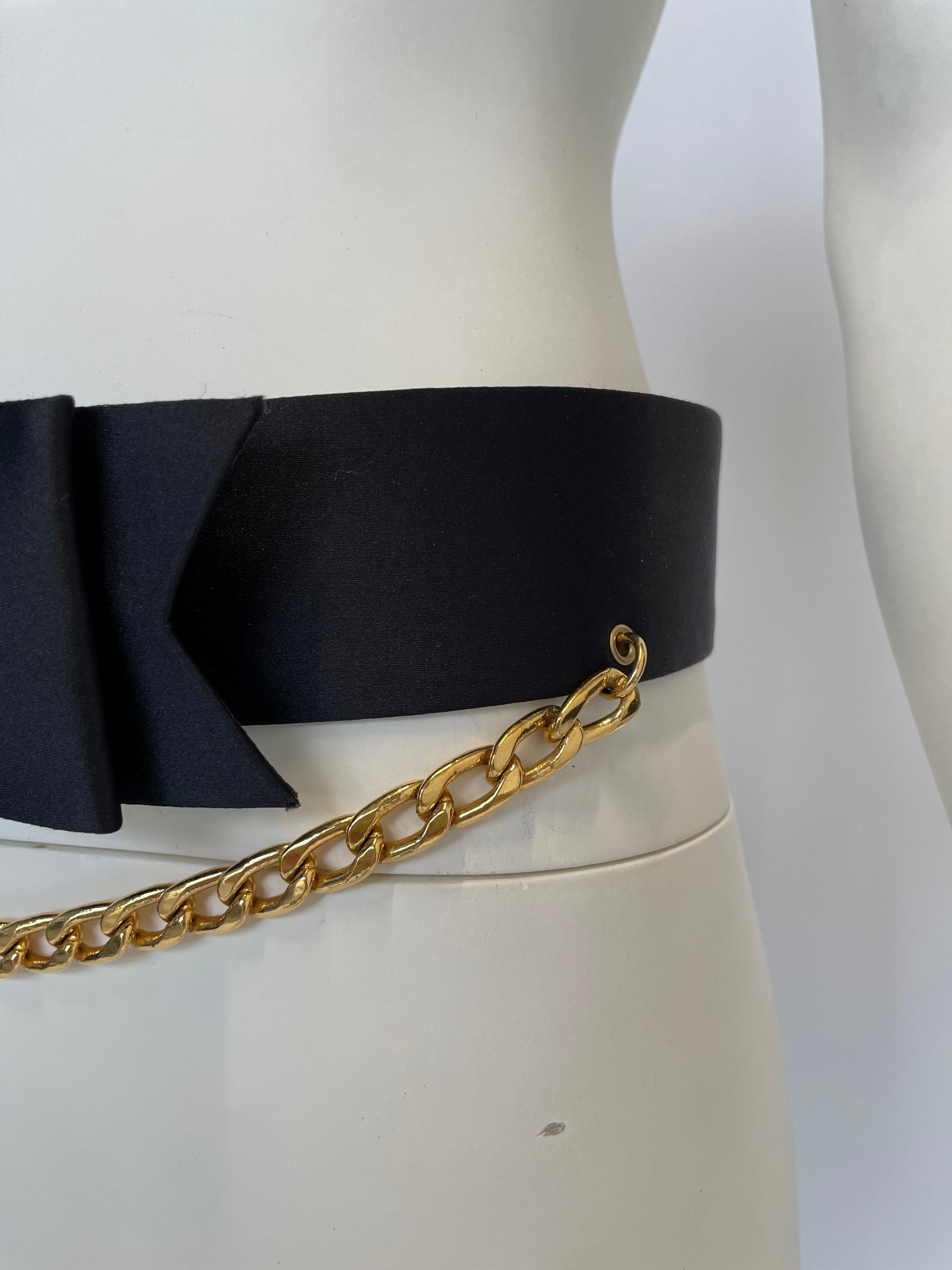 Chanel By Lagerfeld Silk Bow-Embellished Chainlink Coin Charm Waist Belt, FW1995 For Sale 7