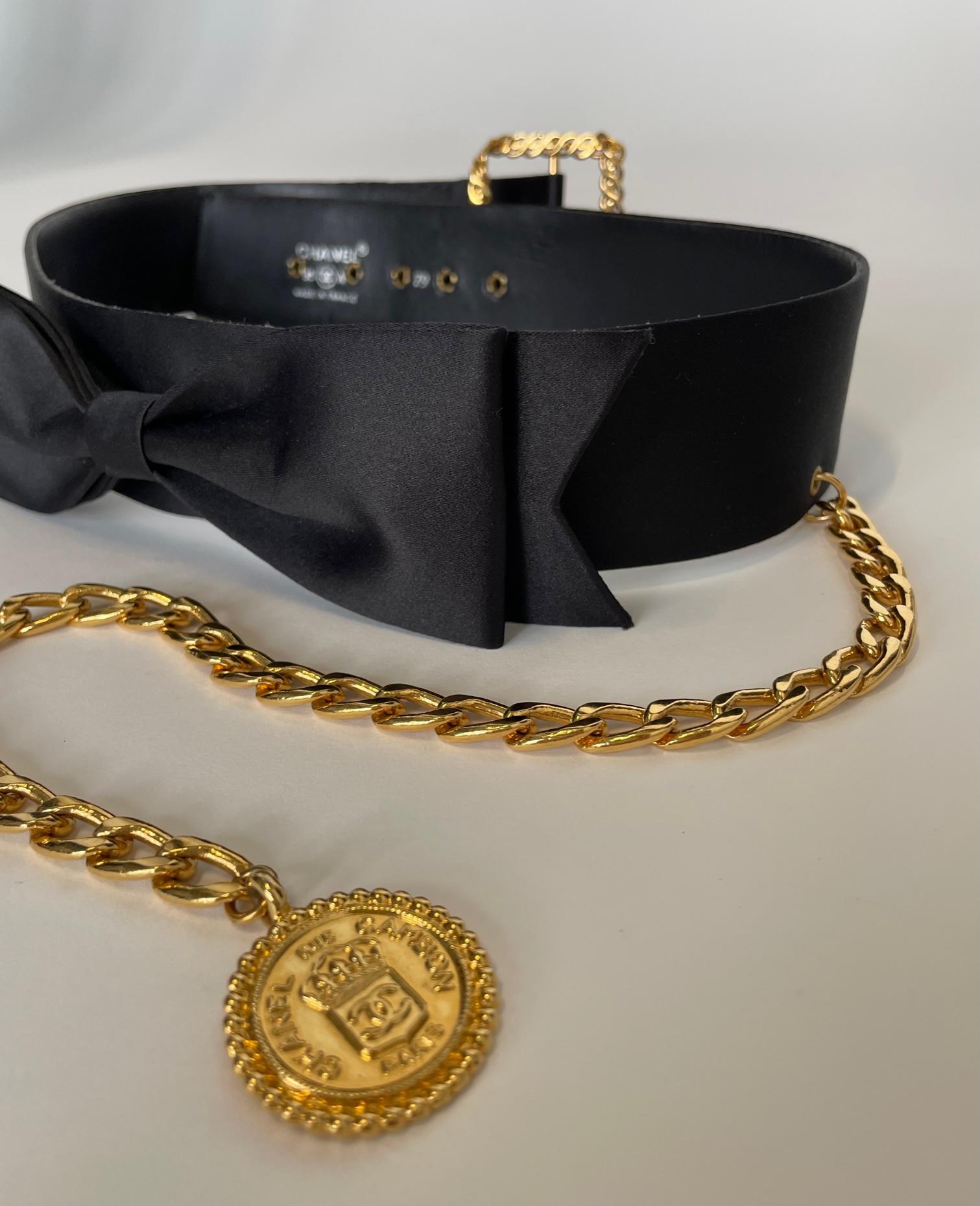 Chanel By Lagerfeld Silk Bow-Embellished Chainlink Coin Charm Waist Belt, FW1995 For Sale 8