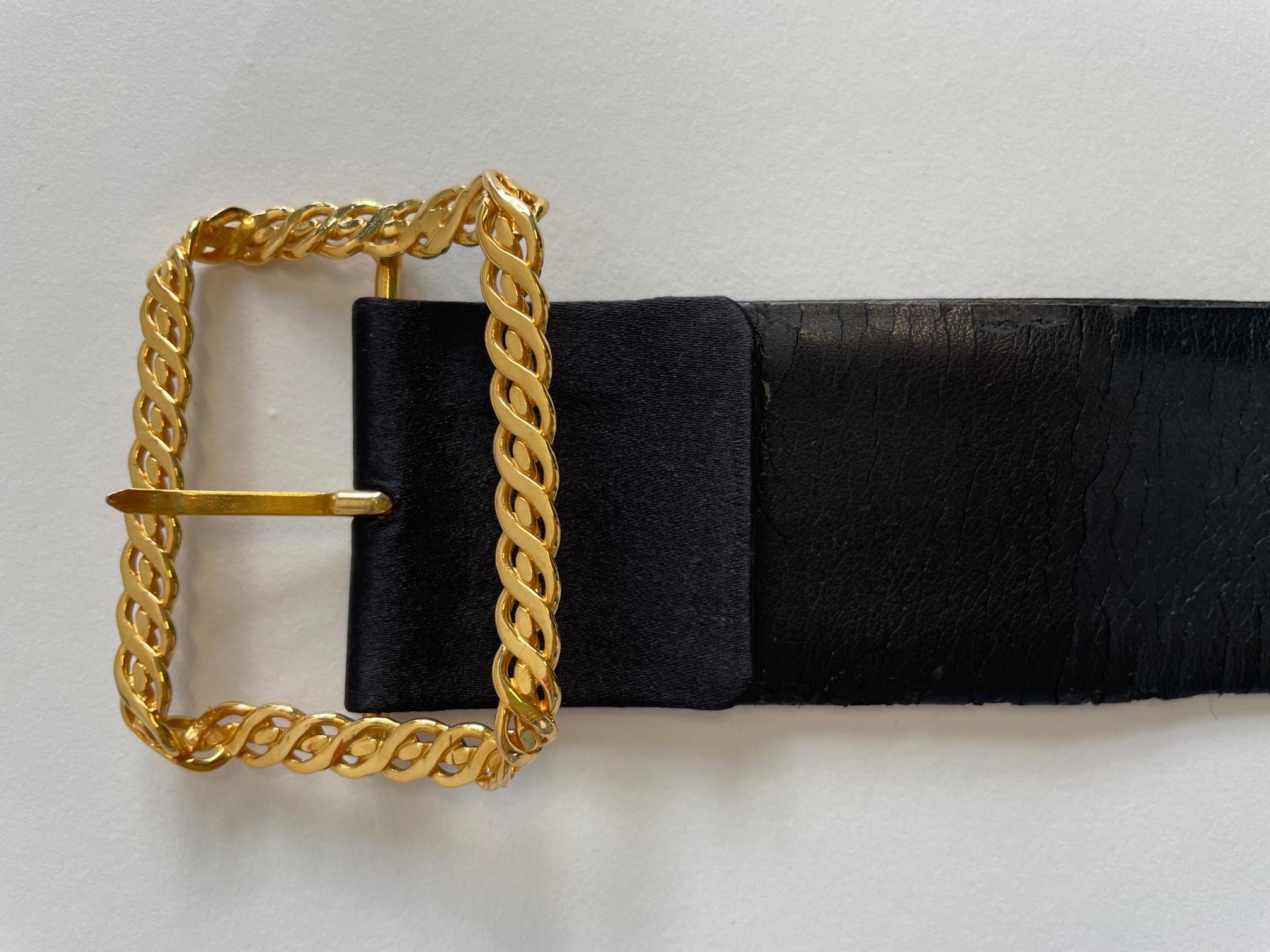 Chanel By Lagerfeld Silk Bow-Embellished Chainlink Coin Charm Waist Belt, FW1995 For Sale 15