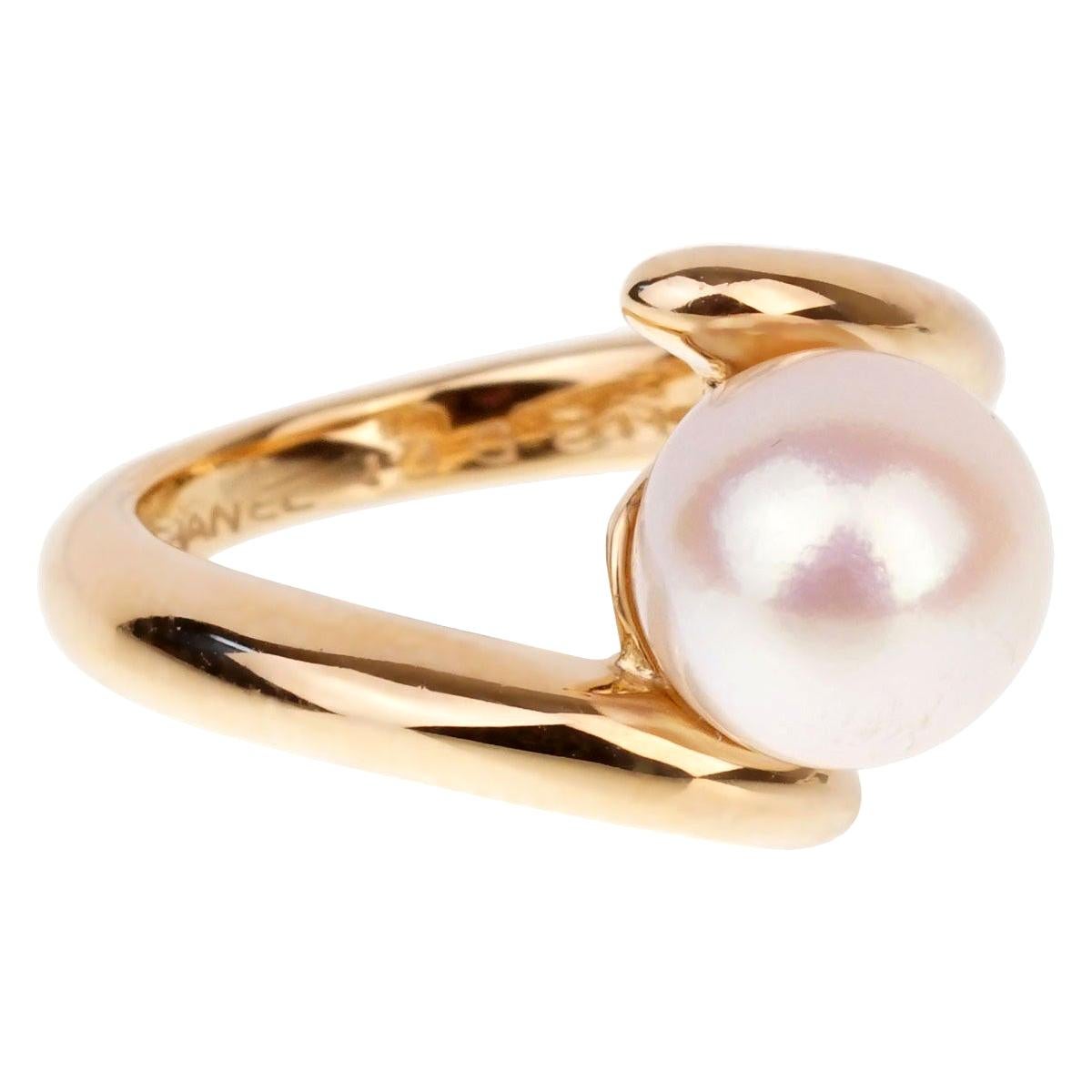 Chanel Bypass Yellow Gold Pearl Ring