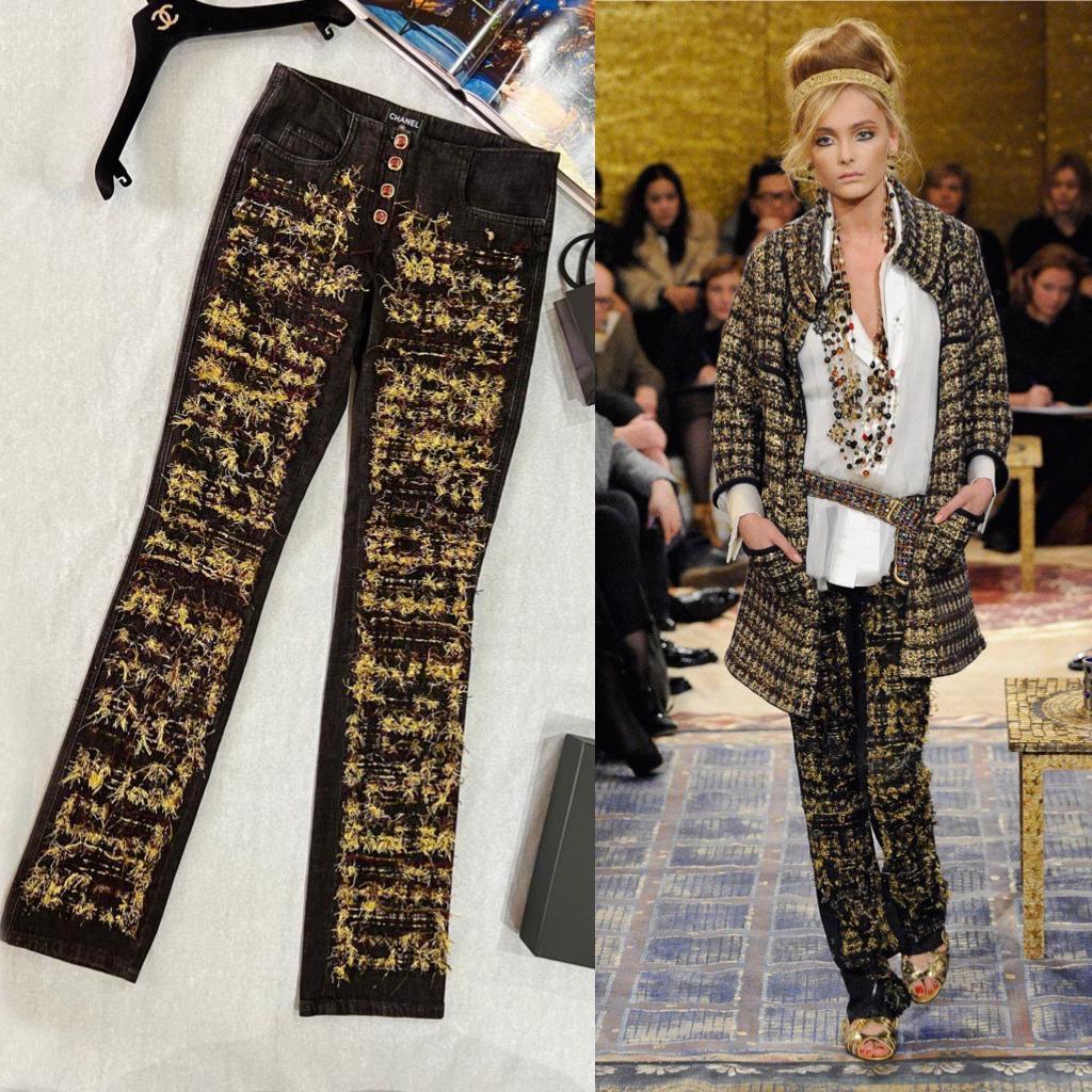 Fabulous Chanel black jeans with tweed detailing from Runway of Paris / Byzance 2011 Pre-Fall Metiers d'Art Collection.
CC logo buttons closure, logo charm at back pocket. Size mark 36 FR.
Kept unworn.
There's also a matching coat from this Look in