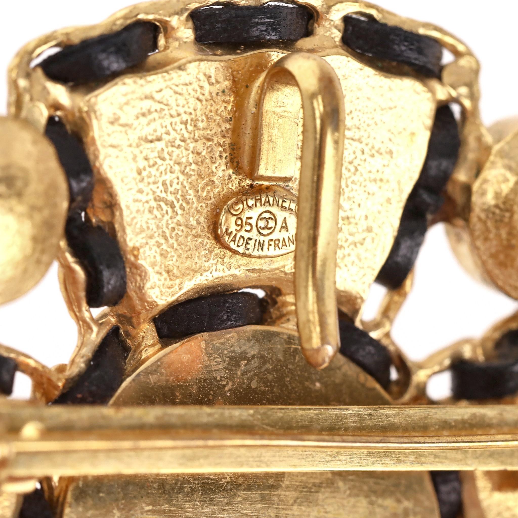 Chanel Byzante Gripoix Sobredimensionado, Broche Cruz de Malta de Cristal en Bueno estado para la venta en London, GB
