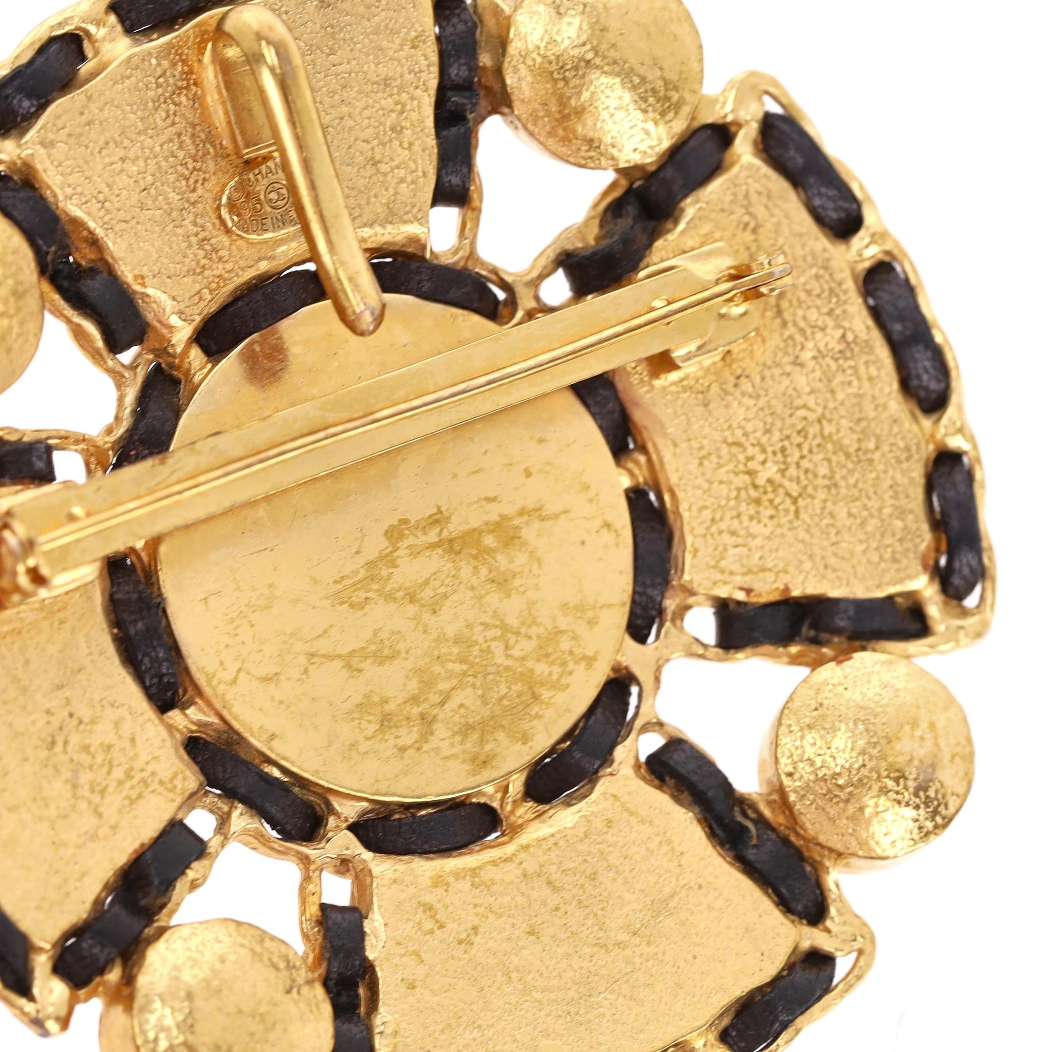 Chanel Byzante Gripoix Sobredimensionado, Broche Cruz de Malta de Cristal en venta 1