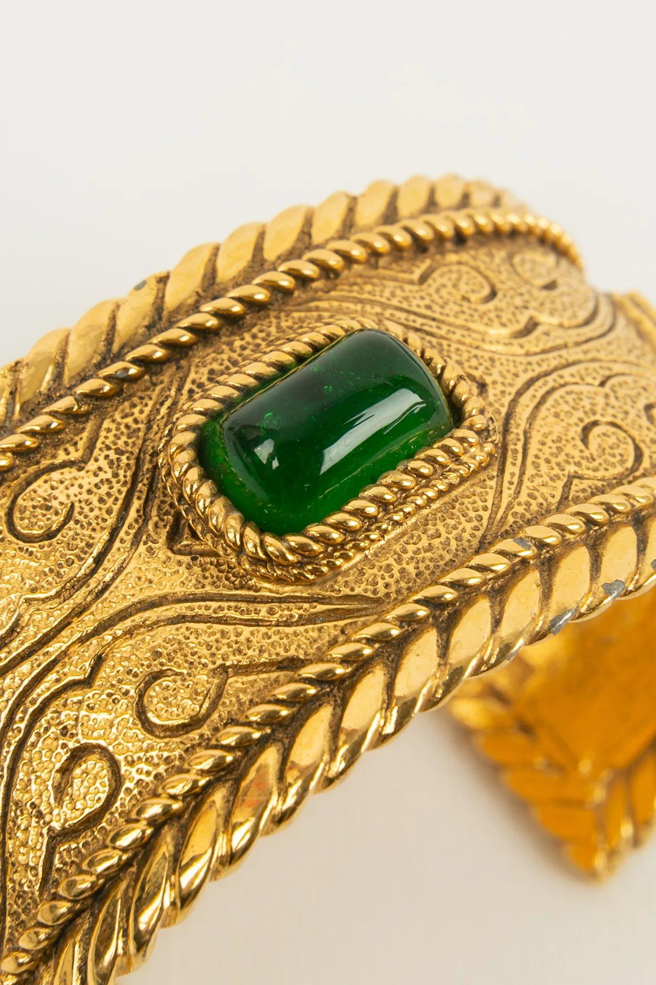 Chanel Byzantine Bracelet in Gilded Metal and Cabochons in Green Glass Paste In Excellent Condition In SAINT-OUEN-SUR-SEINE, FR