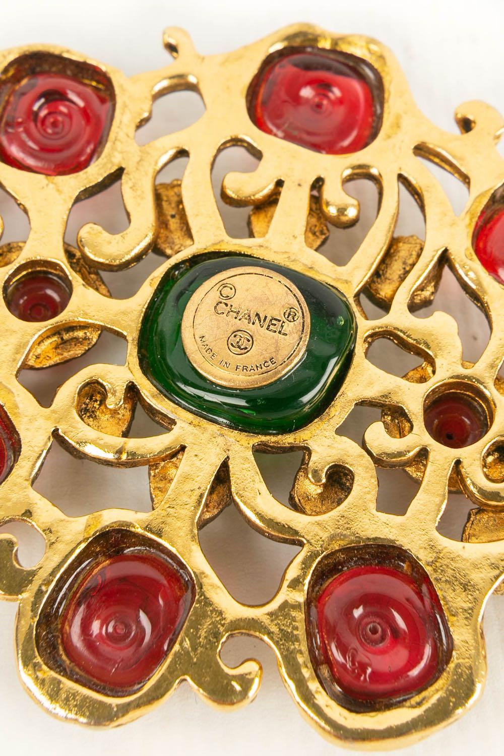 Chanel Gürtel im byzantinischen Stil aus Goldmetall und farbigem Glaspassepartout im Angebot 2