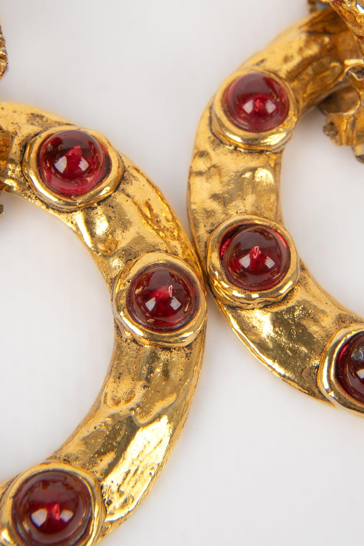 Chanel Goldene Metallohrringe im byzantinischen Stil, 1980er Jahre im Angebot 1