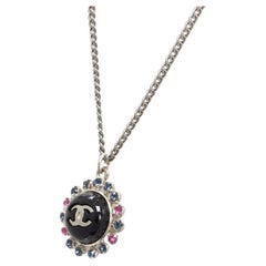 CHANEL C18B CC logo micro black acrylic colorful crystals pearl necklace