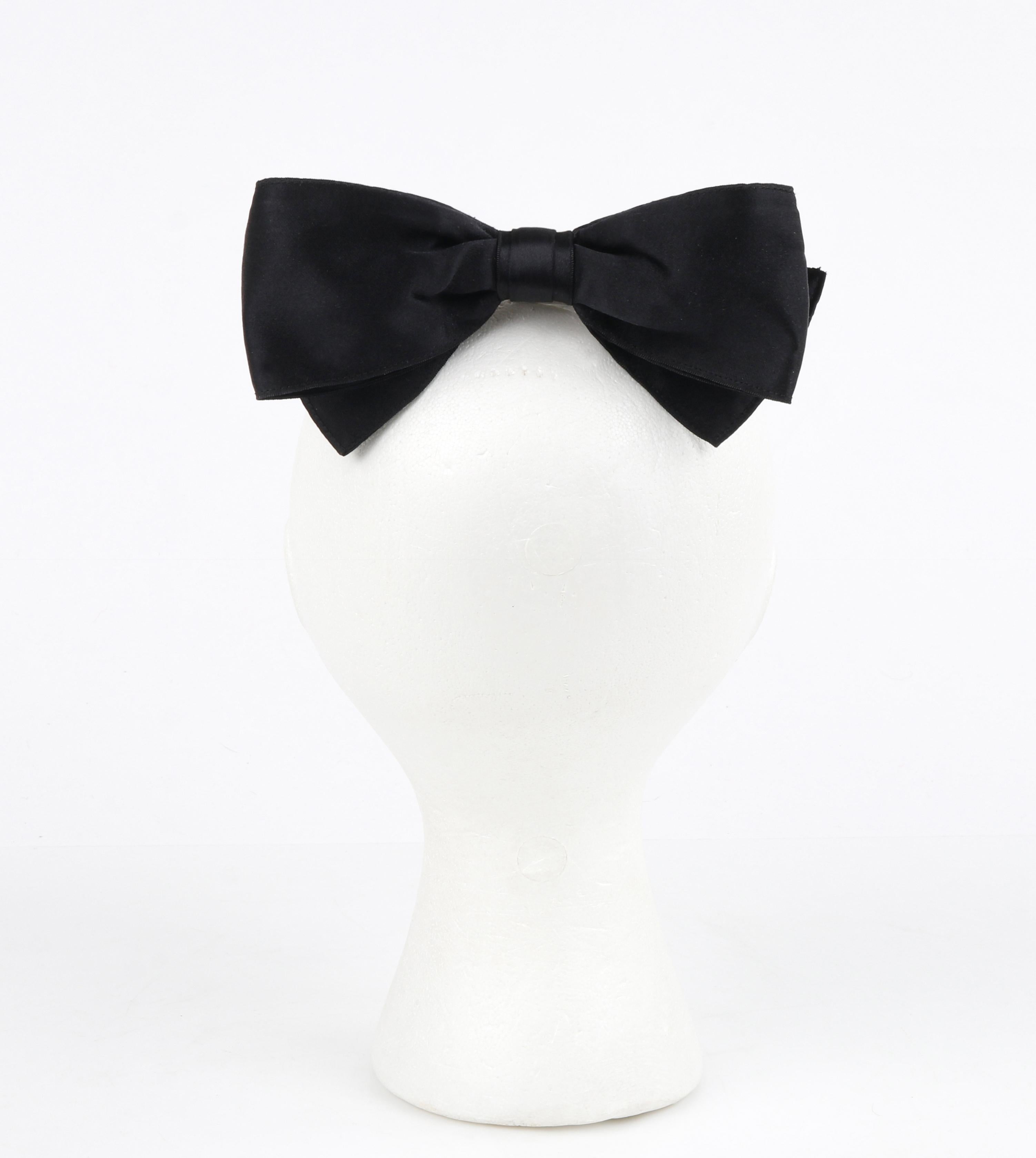 CHANEL c.1980's Vtg Negro Satinado Plata Pasador Gran Lazo Accesorio para el Pelo en Bueno estado para la venta en Thiensville, WI