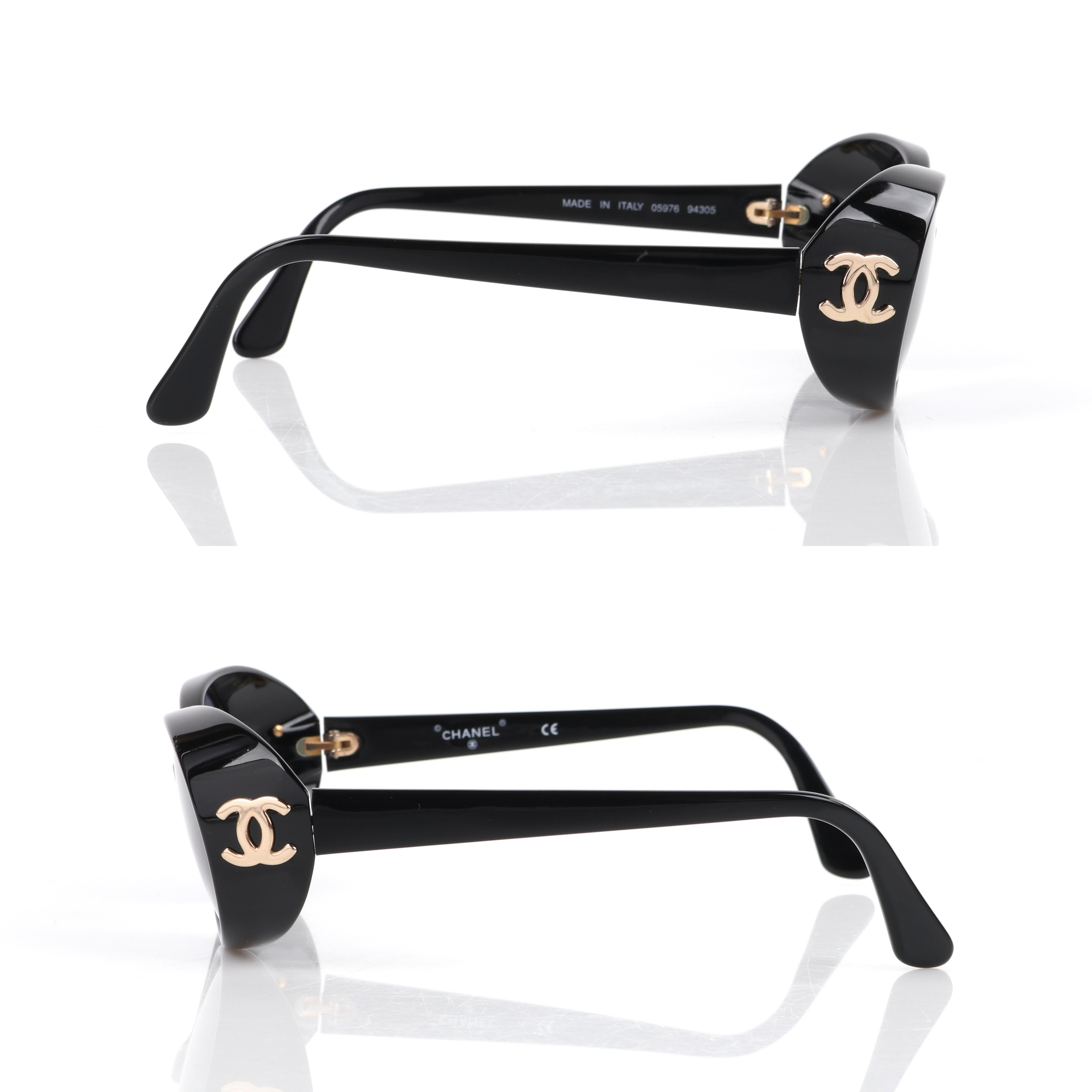 CHANEL c.1990's Black Oval Goggle Gold CC Logo Plastic CHANEL c.1990's Black Oval Goggle Gold CC Logo Plastic