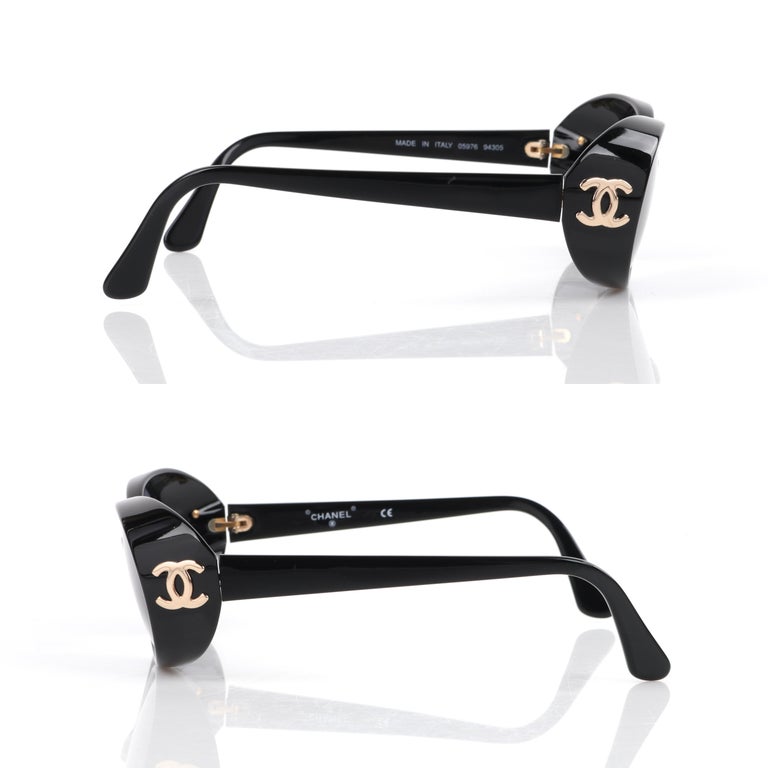 CHANEL c.1990's Black Oval Goggle Gold CC Logo Plastic Sunglasses