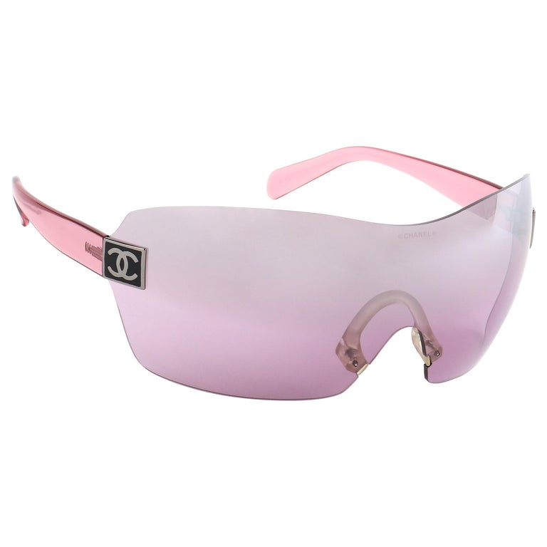 Sunglasses Chanel Pink in Plastic - 30602772