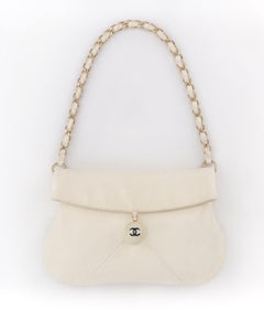 CHANEL c.2003 Elfenbeinfarbenes Lammleder Coco Cue Ball Geflochtene Kette Umhängetasche