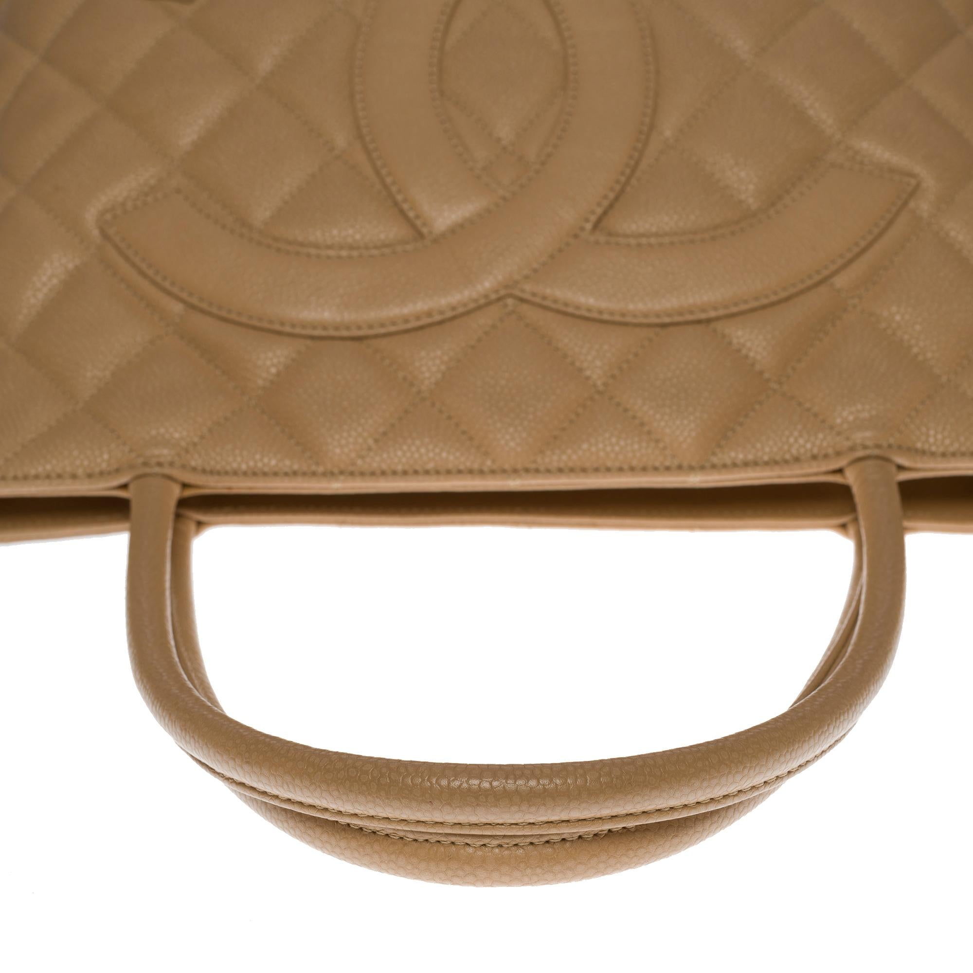  Chanel Médaillon Tote bag in beige caviar leather, GHW 6