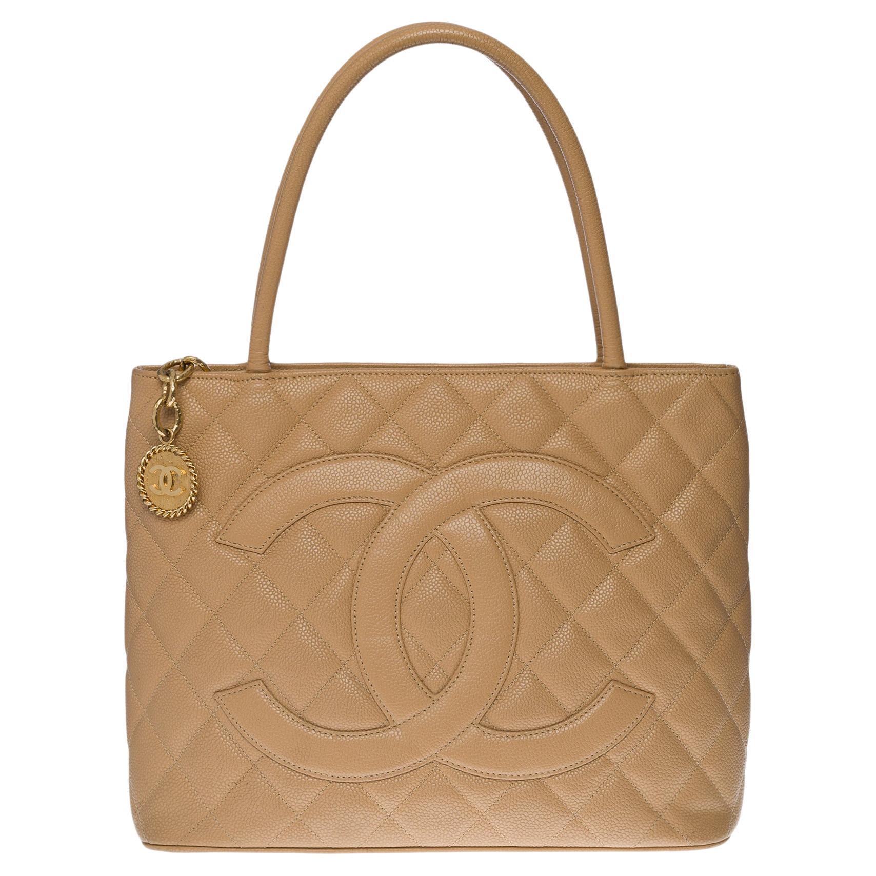  Chanel Médaillon Tote bag in beige caviar leather, GHW