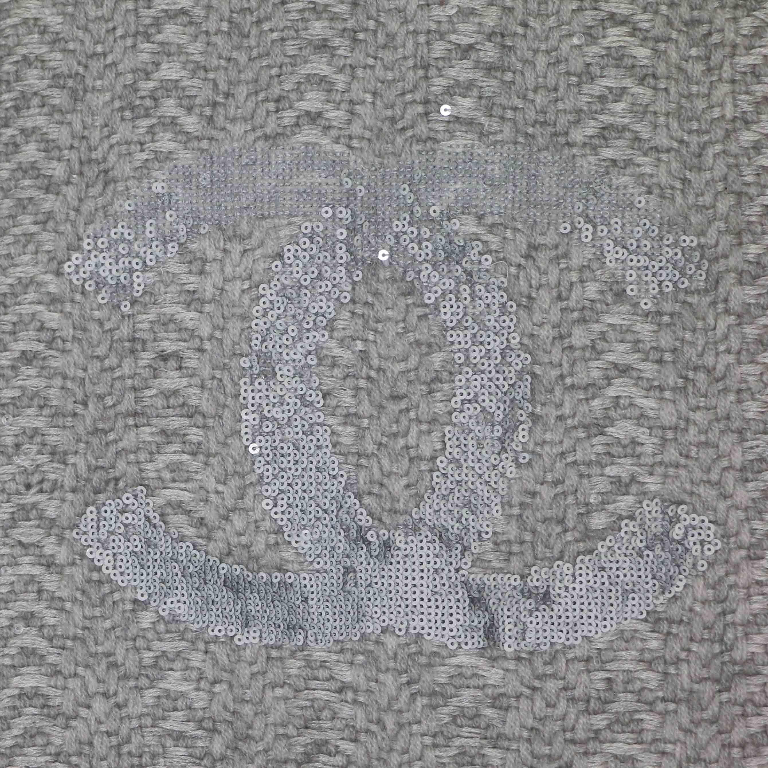 Gray Chanel cachemire and silk scarf For Sale