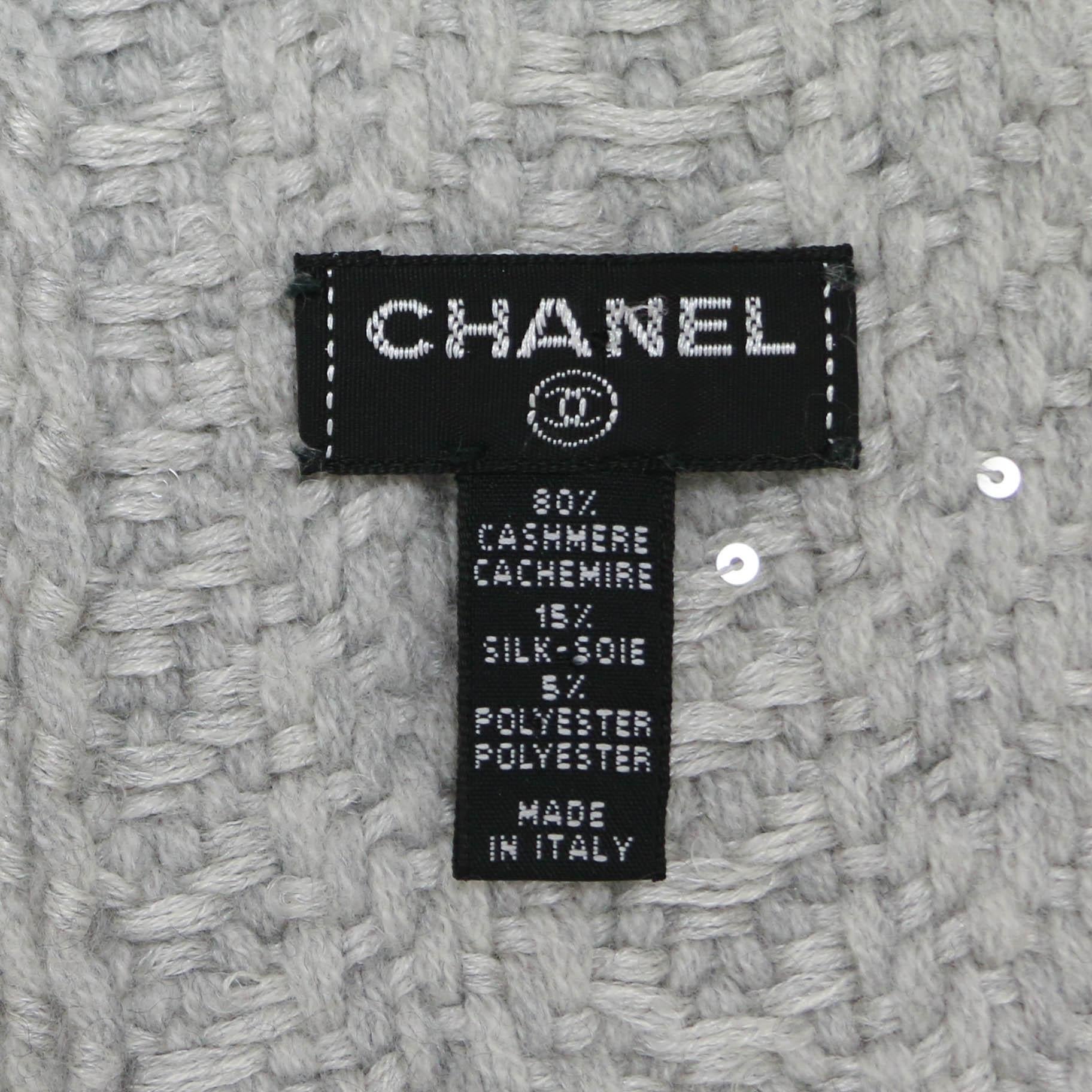 Chanel cachemire and silk scarf In Excellent Condition For Sale In Paris, FR