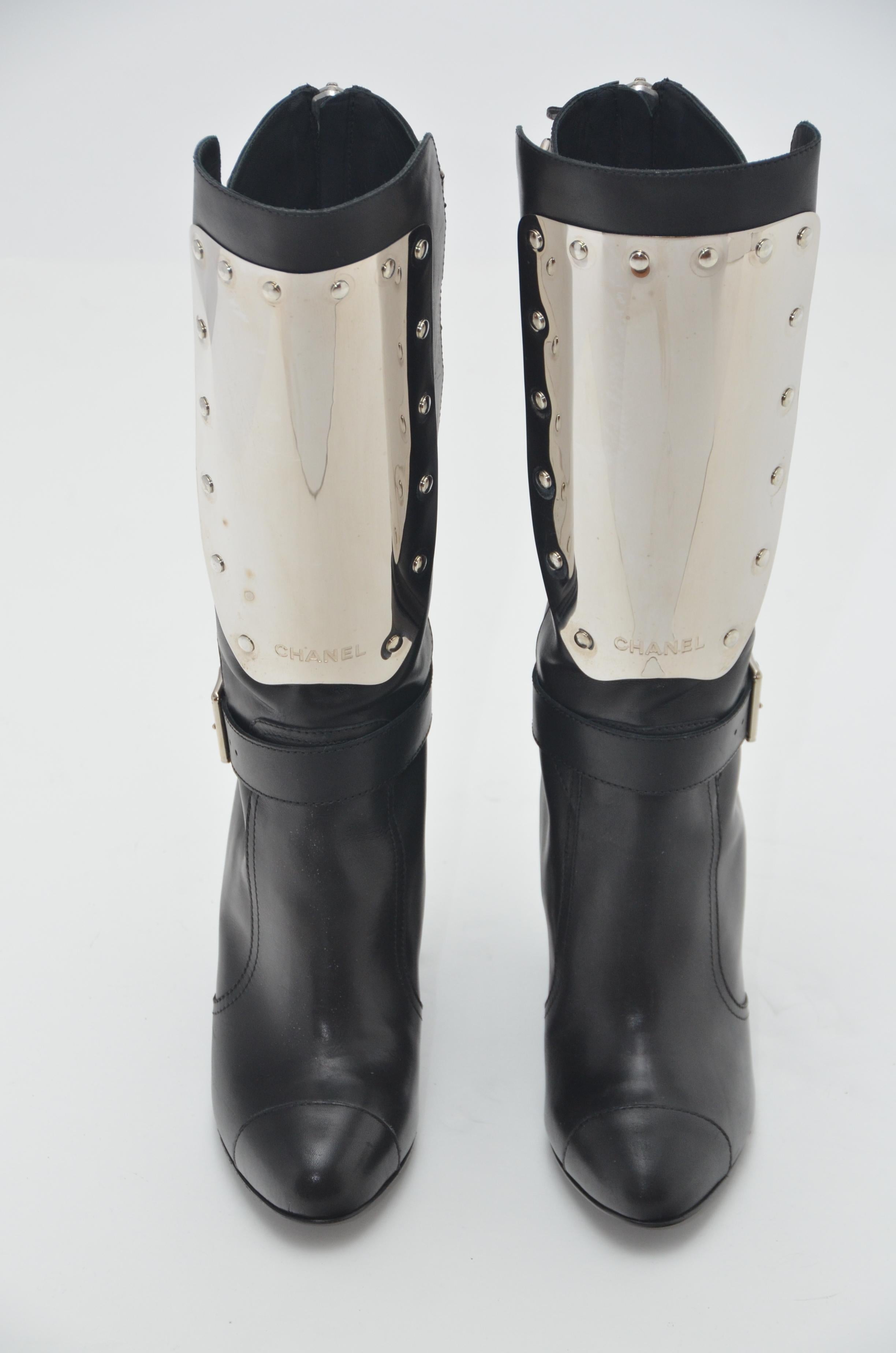 CHANEL Calfskin Biker Boots with Engraved Silver Plate Size 39 NEW In Excellent Condition In New York, NY