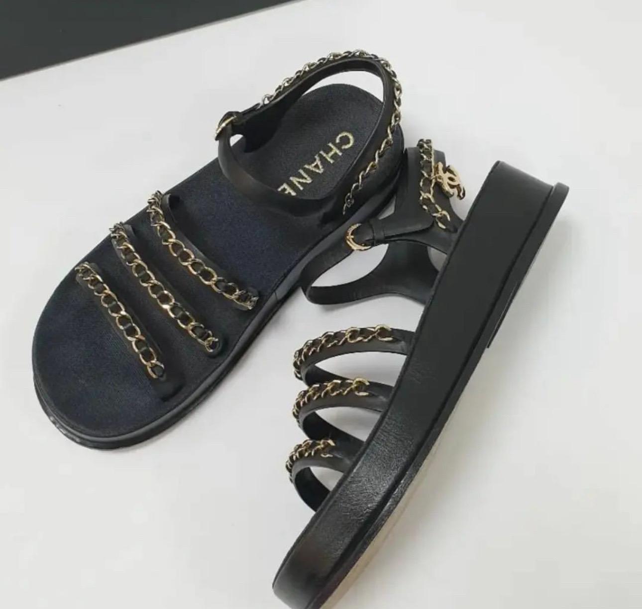 Chanel Calfskin Chain Platform Sandals In Good Condition For Sale In Krakow, PL