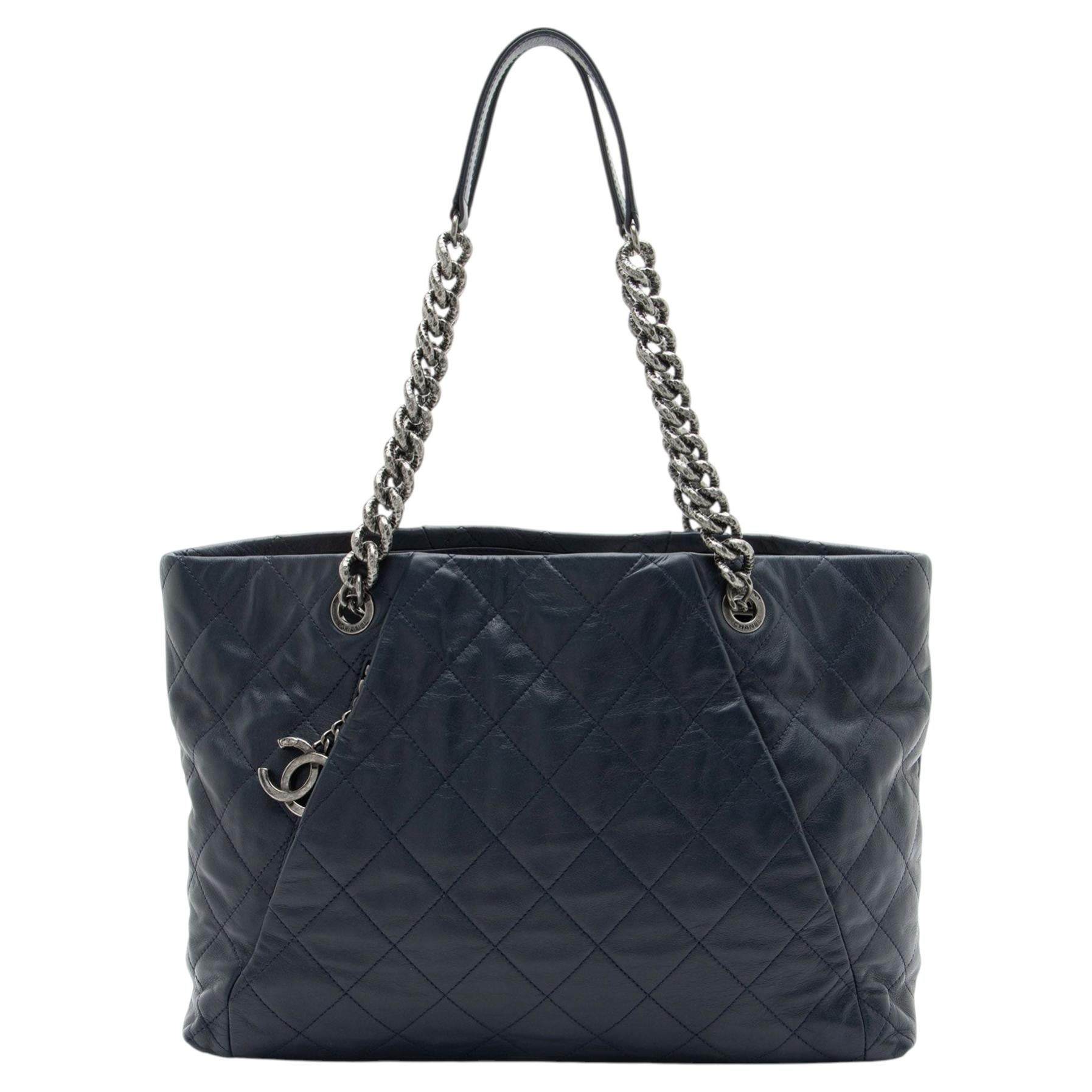 Pre-owned Chanel Calfskin Coco Pleats Tote In Black