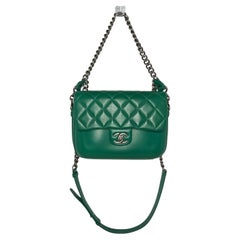 Chanel Medium Rock My Shoulder Klappe aus Kalbsleder in Grün