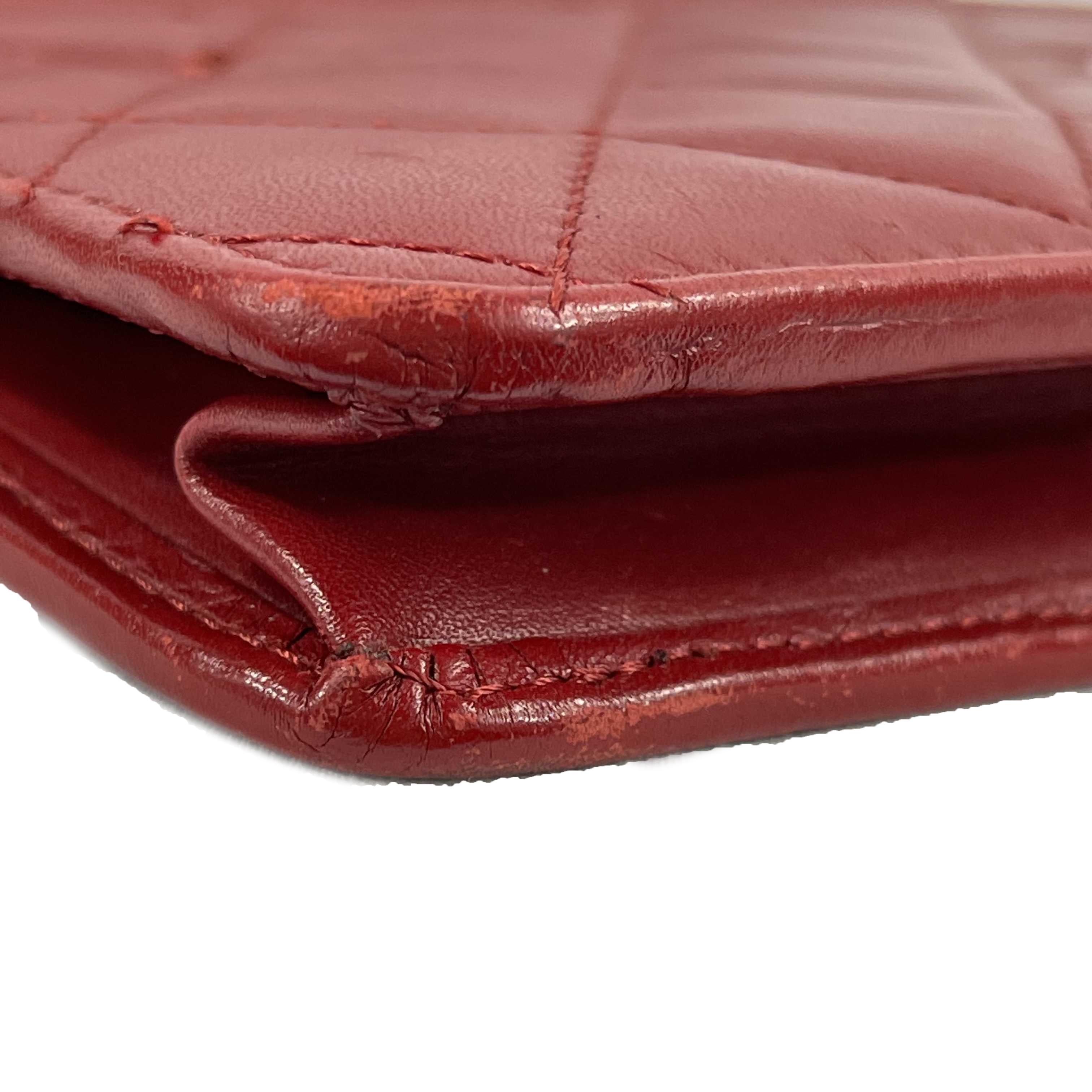 CHANEL Kalbsleder Gesteppt Cambon Rot / Silber Brieftasche an Kette Crossbody im Angebot 6