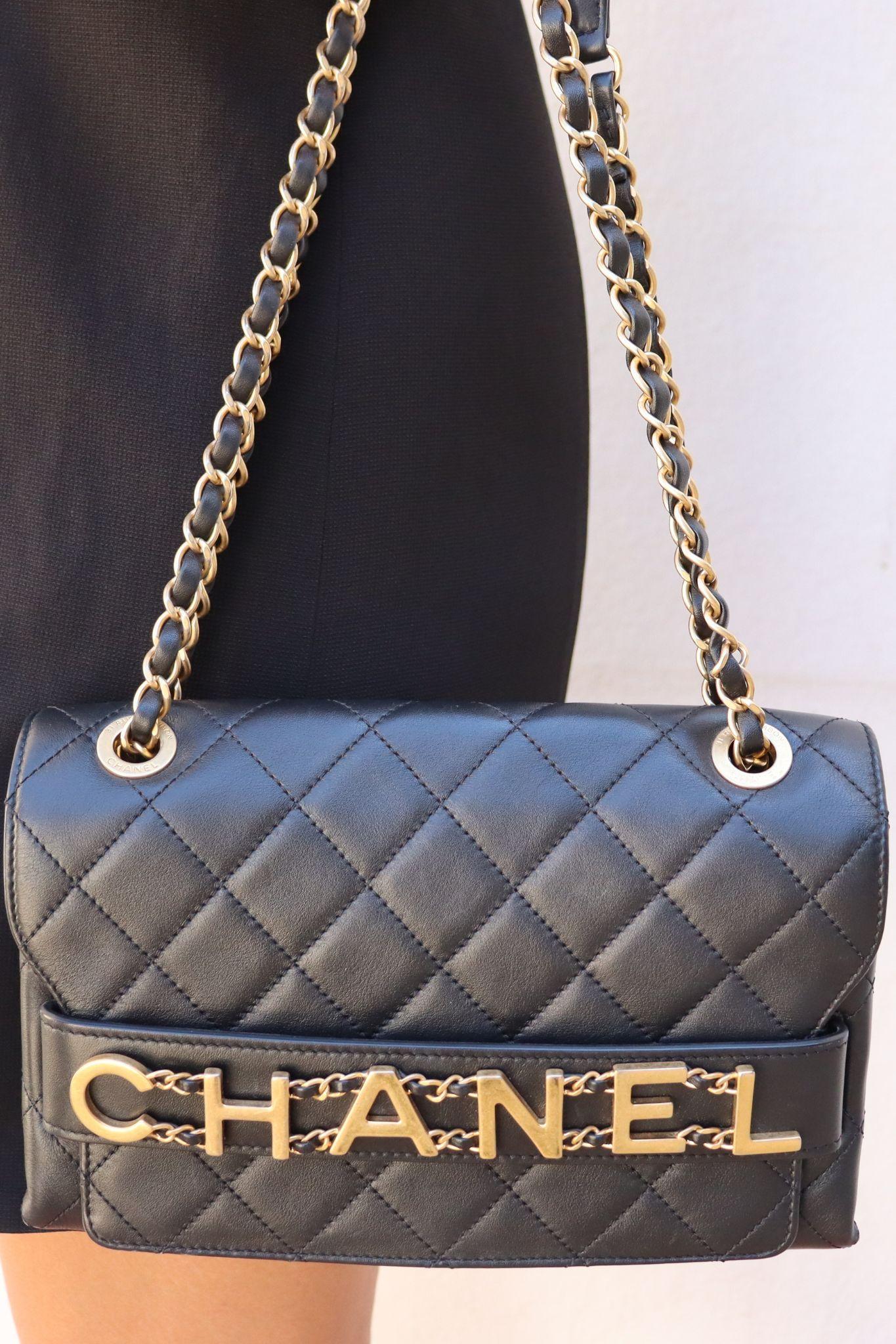 Chanel Calfskin Quilted Enchained Flap Bag In Good Condition For Sale In Amman, JO