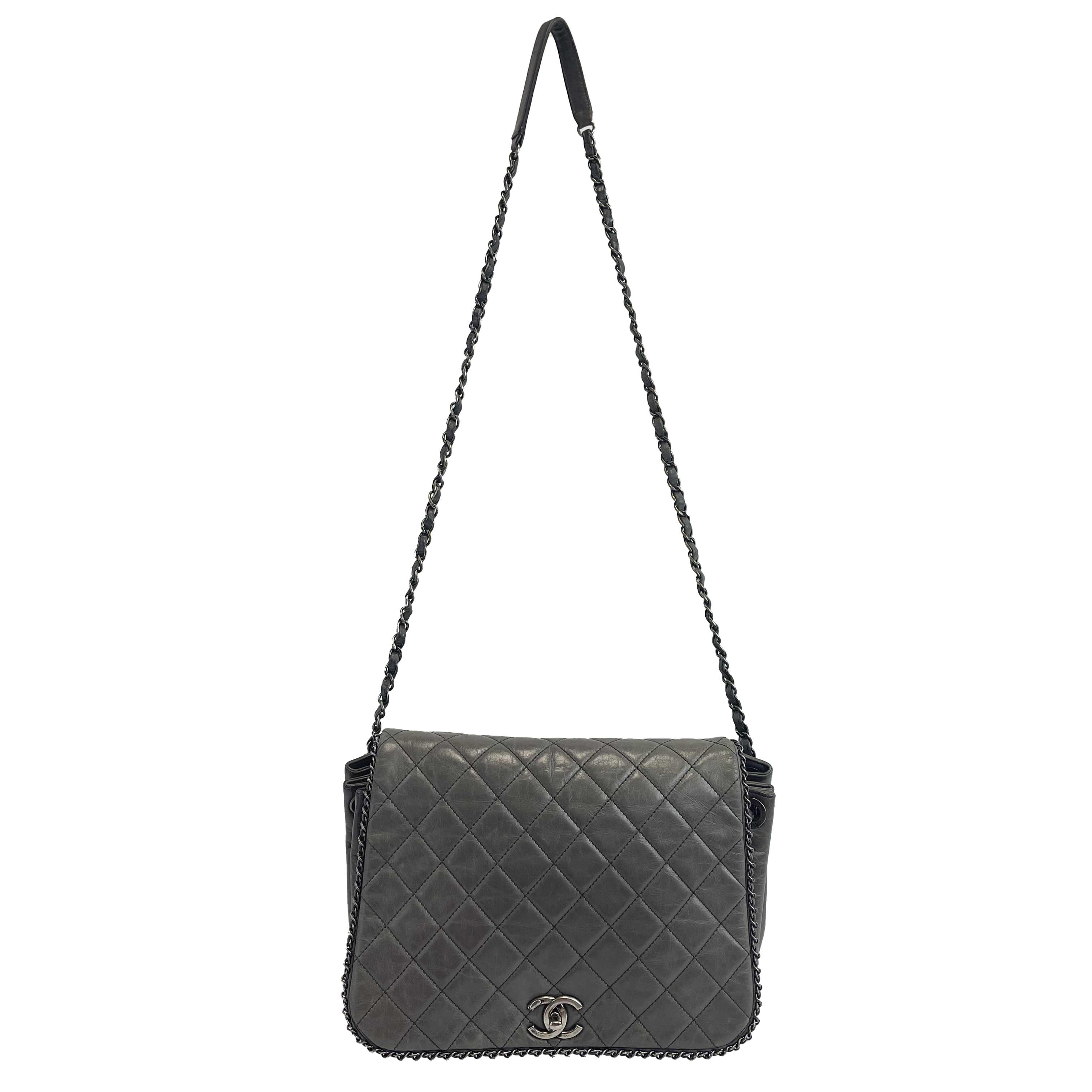 CHANEL - Calfskin Quilted Large CC Enchained Accordion - Gray Shoulder Bag For Sale 6