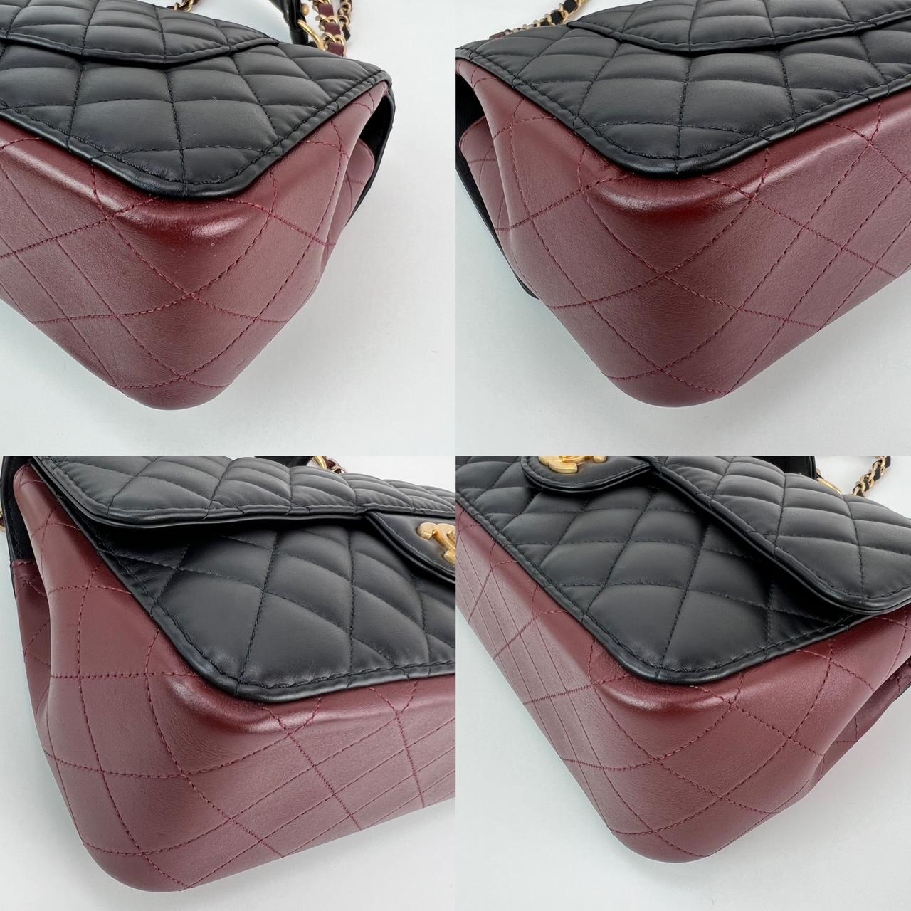 Donna Chanel in pelle di vitello con tracolla trapuntata e patta in nero e bordeaux in vendita