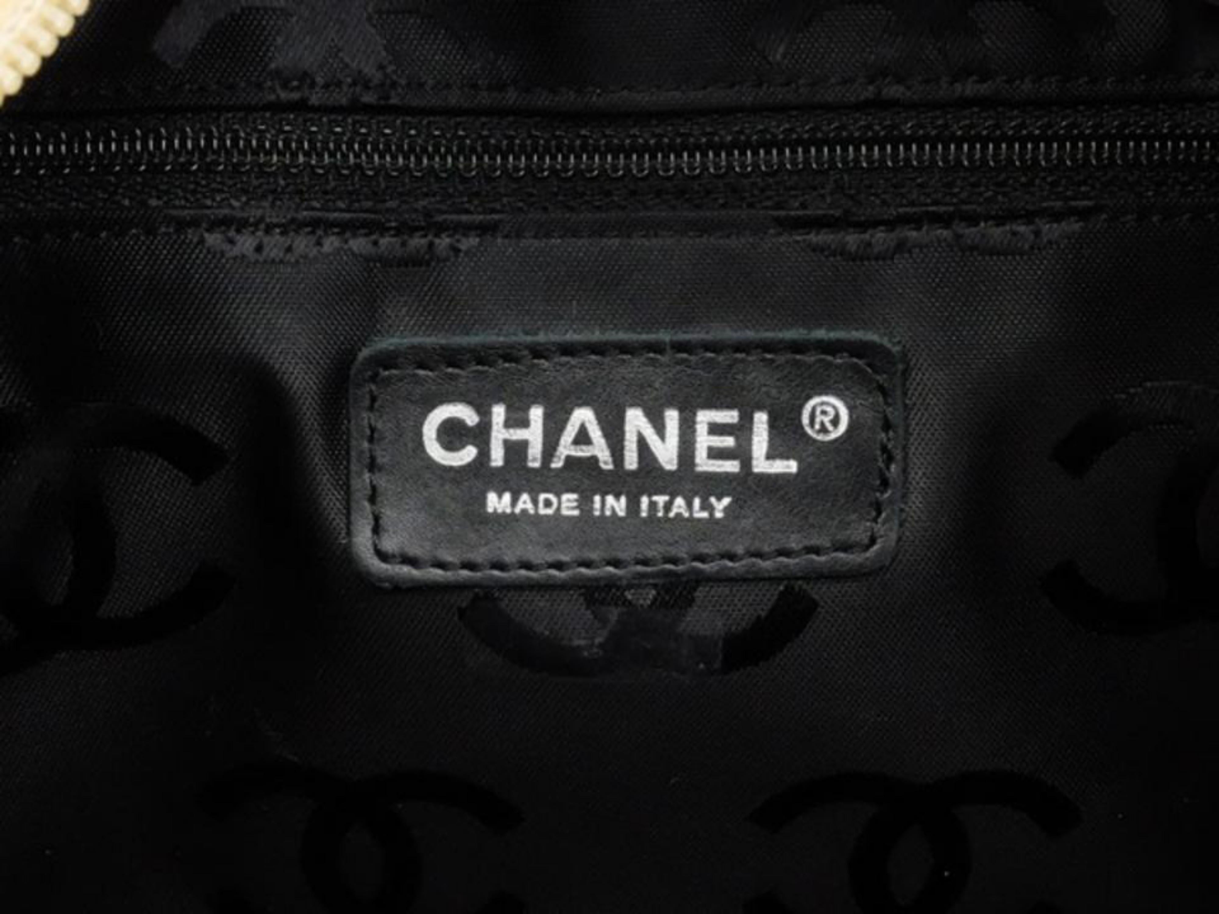 Chanel Cambon Bicolor Ligne Bowler 227765 Beige X Black Quilted Leather Shoulder For Sale 1
