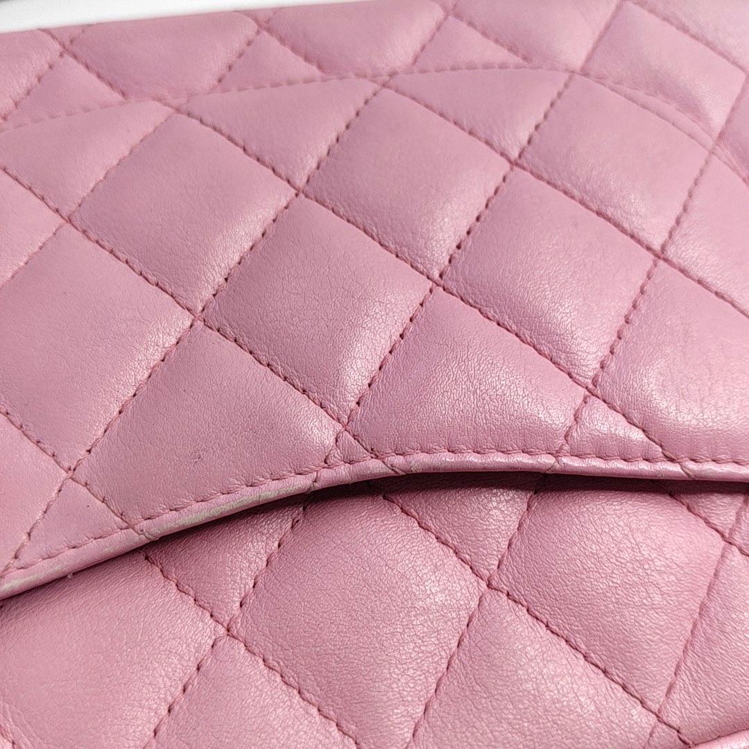 Chanel - Pochette Cambon - Cuir rose - Bracelet noir en vente 5