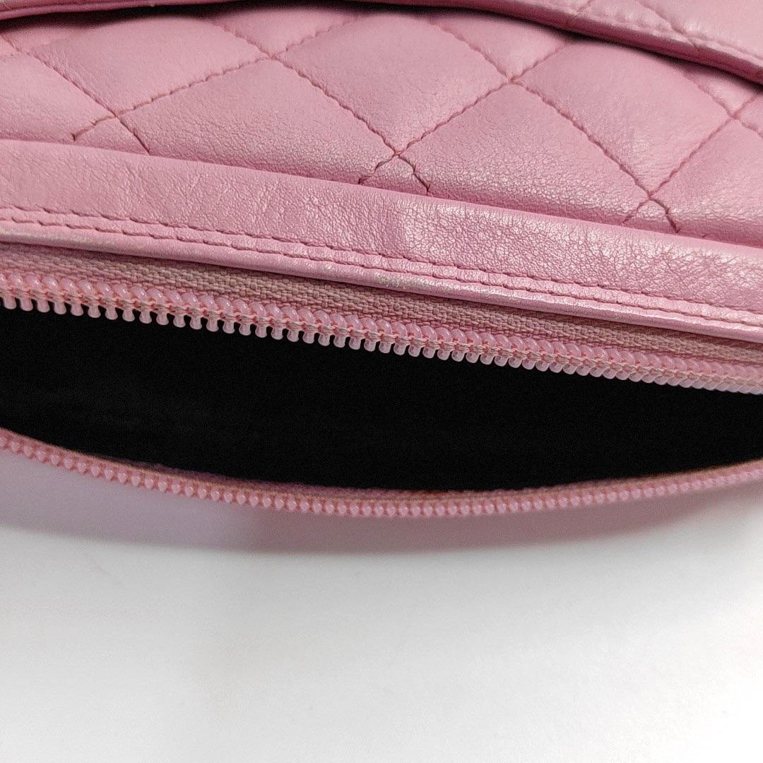 Chanel - Pochette Cambon - Cuir rose - Bracelet noir en vente 10