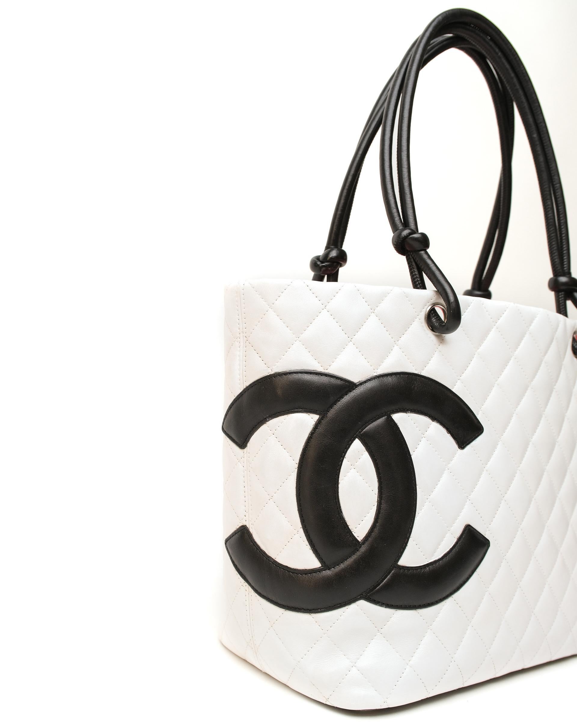 Chanel Cambon Large Bianca Borsa Borsa A Spalla  In Good Condition For Sale In Torre Del Greco, IT
