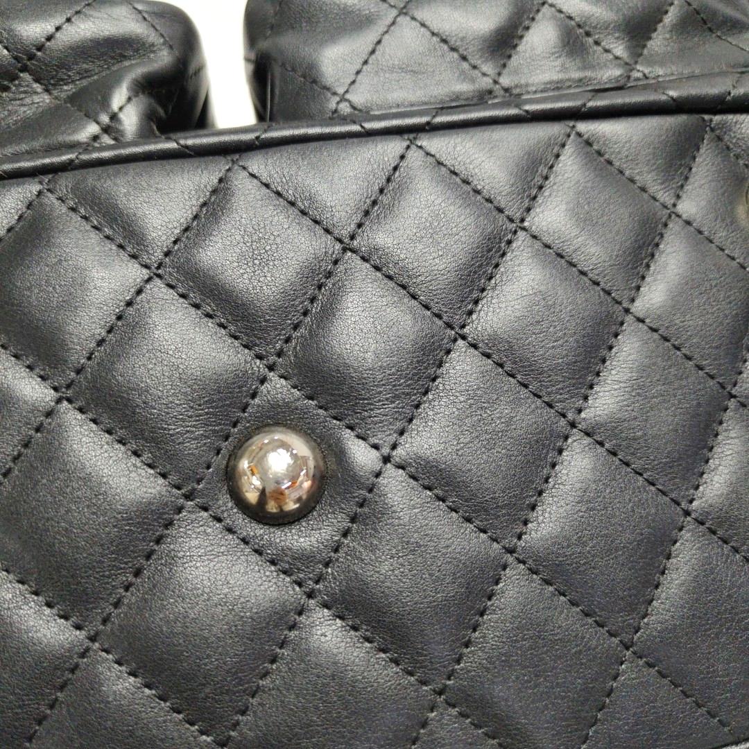 Chanel Cambon Borsa grande in pelle di vitello nera con doppia tracolla in vendita 8