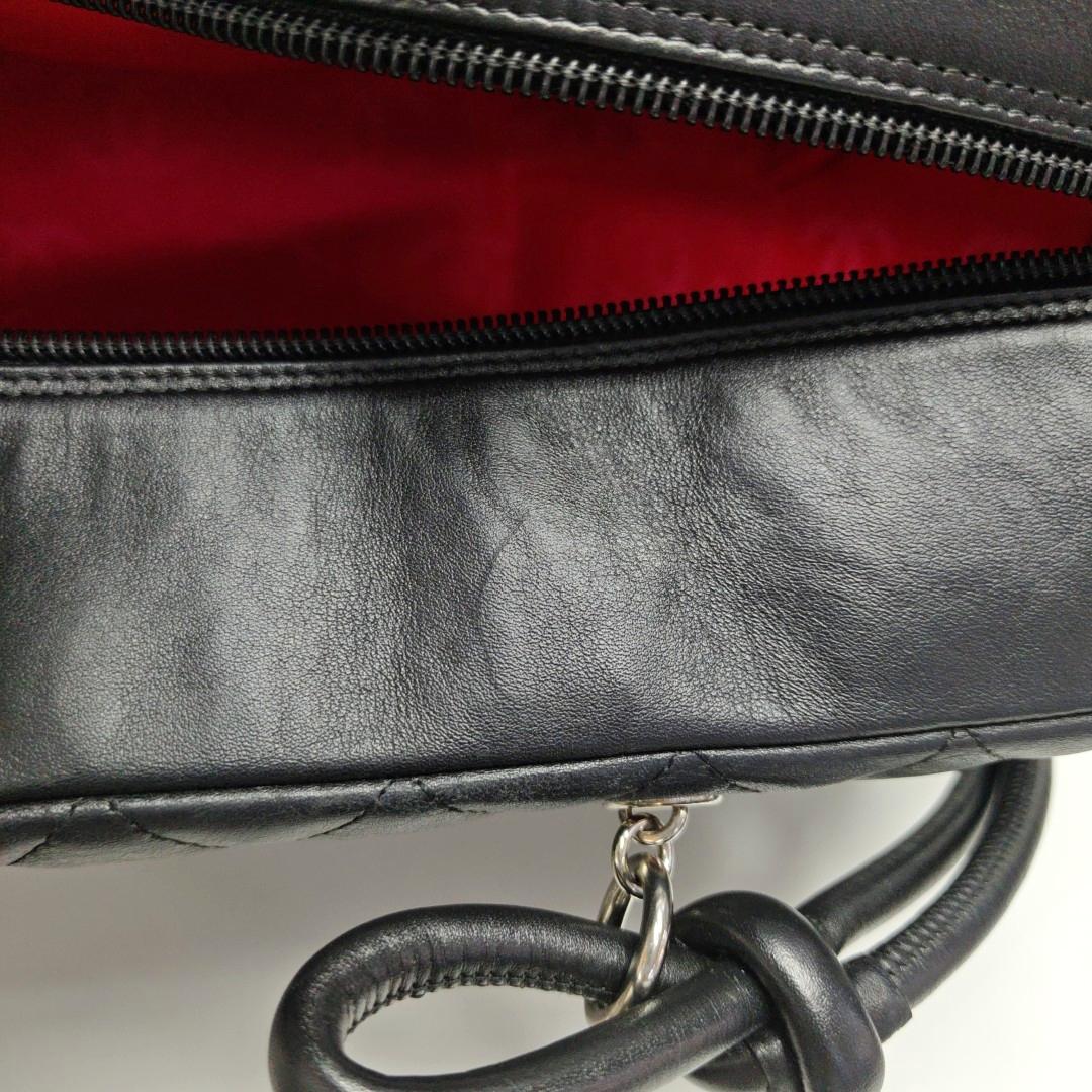 Chanel Cambon Borsa grande in pelle di vitello nera con doppia tracolla in vendita 9