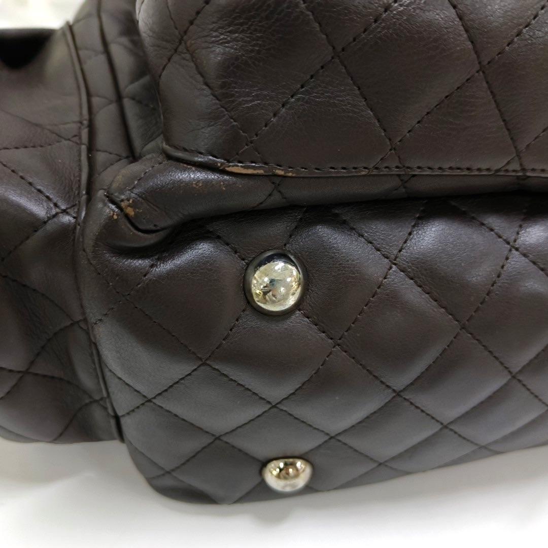 Chanel Cambon Large Sac à main en cuir de veau marron foncé à double bandoulière en vente 8